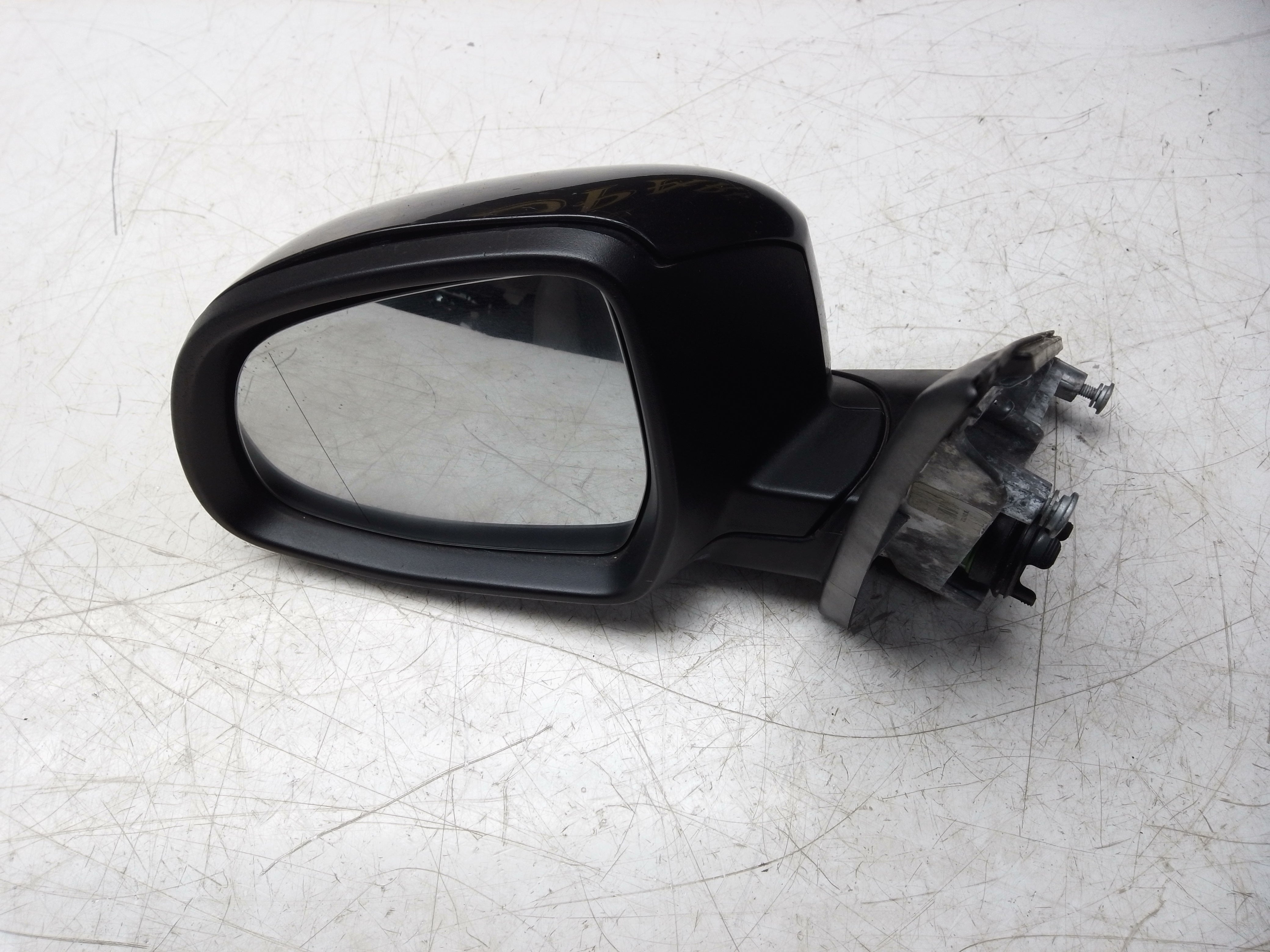 BMW X5 F15 2016–2020 Left Wing Mirror Electric 7-Pin Connection (698003)