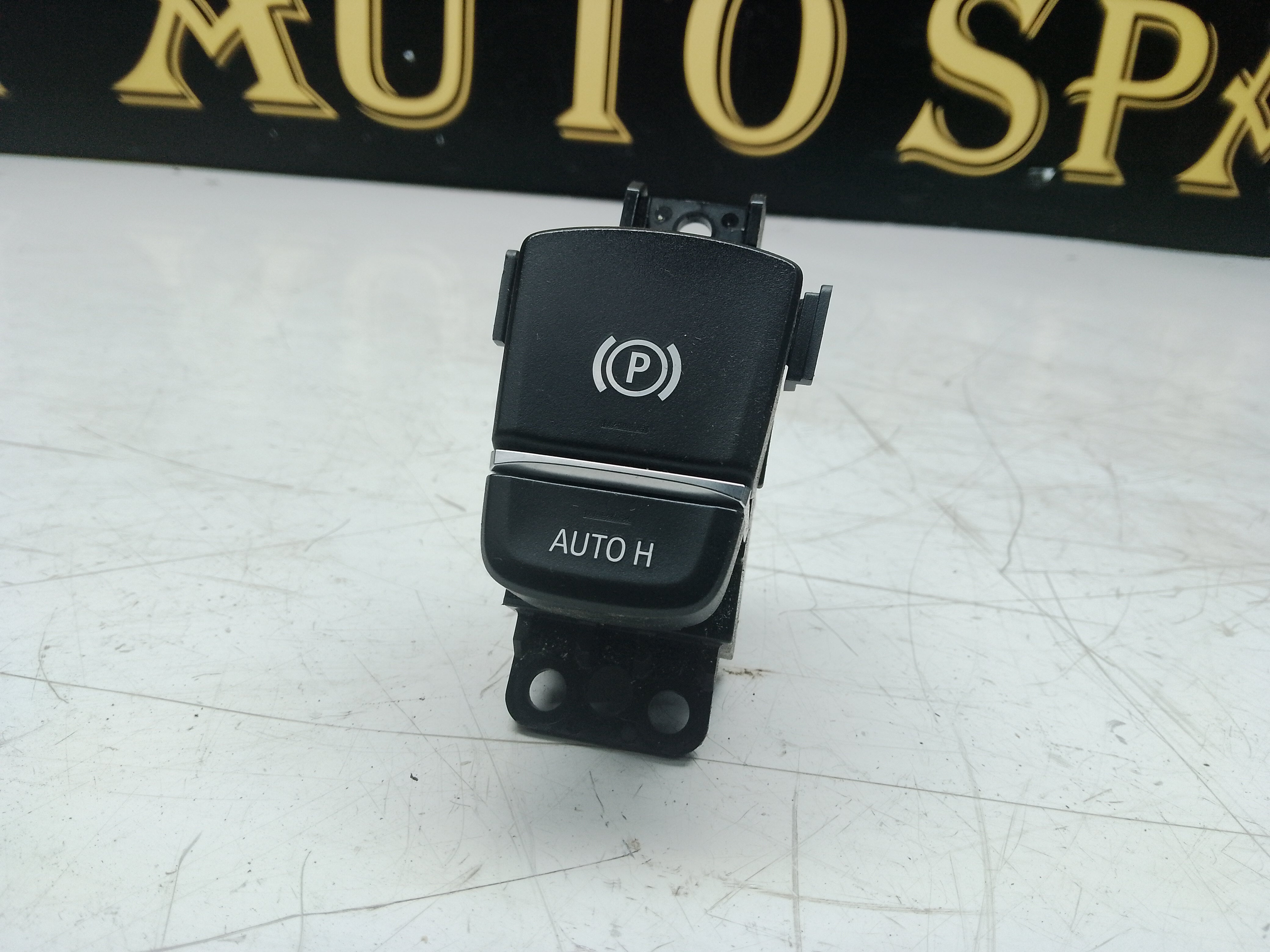 BMW X3 G01 2018 Park Brake Handbrake Parking Control Switch (9109311)