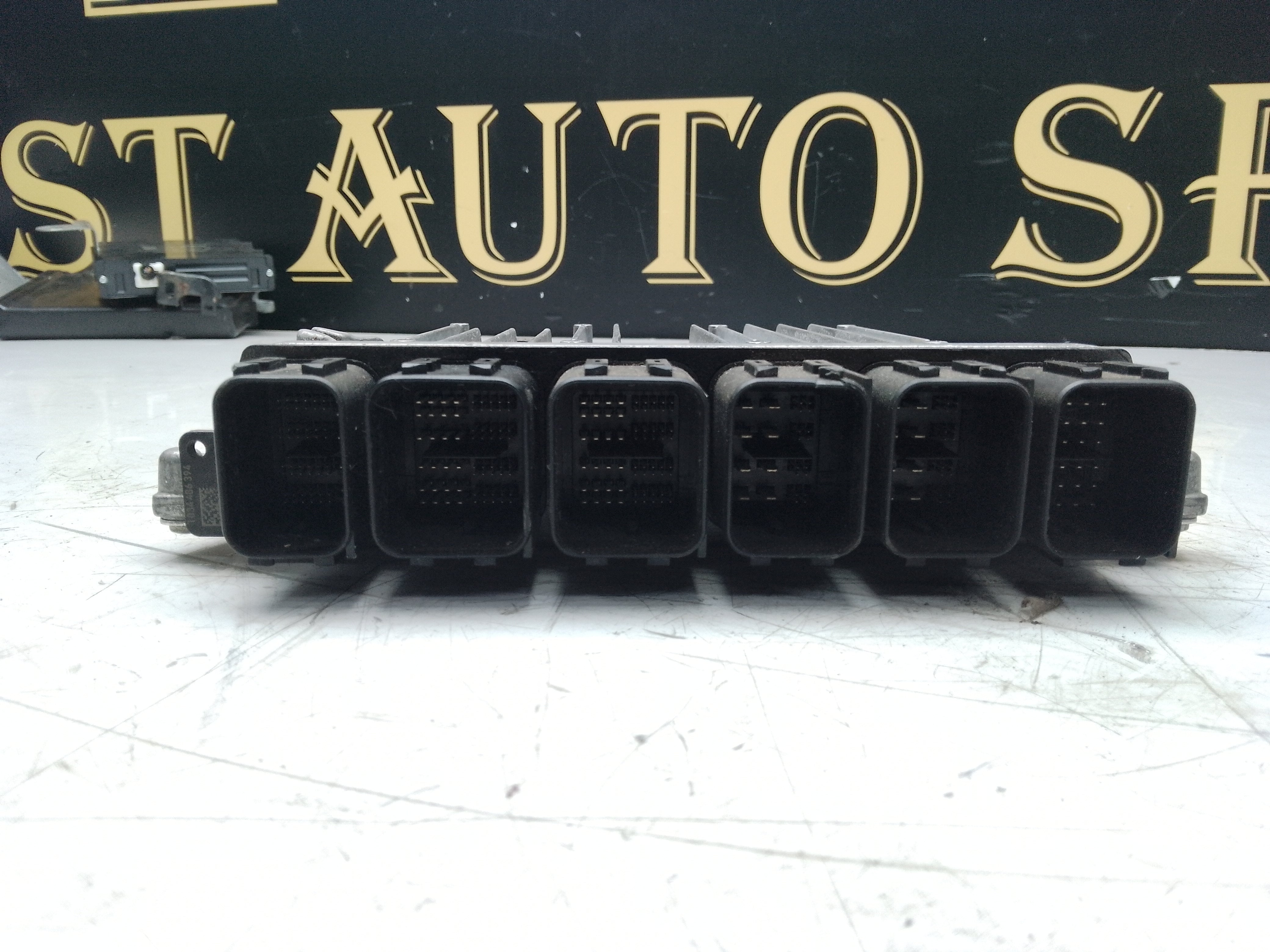 BMW 3 Series F30 F31 F35 2017 Engine Control Unit ECU (8693213)