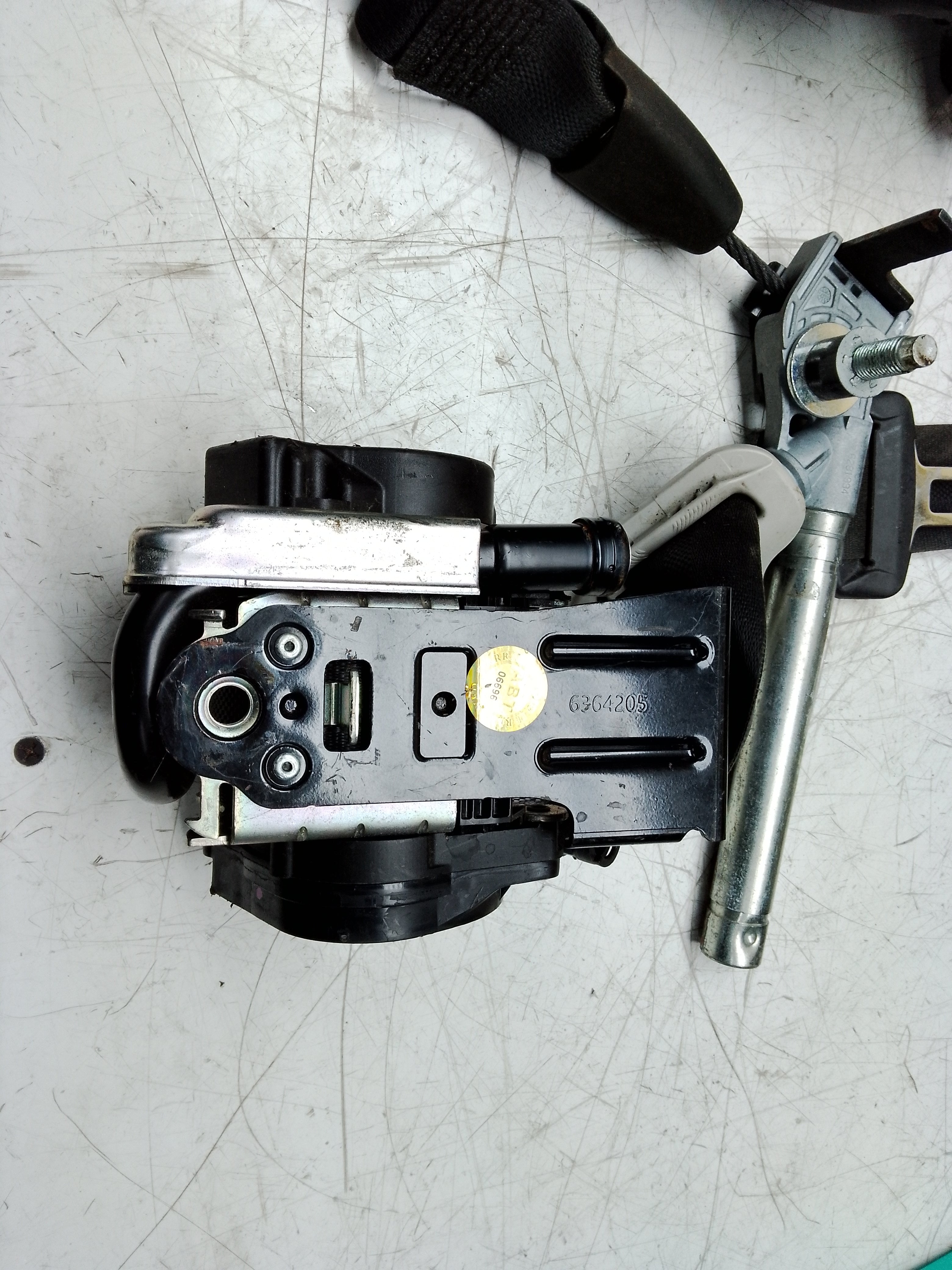 Jaguar F-Pace X761 2016–20 Front Right Driver Side Seatbelt with Pretensioner (G622736100C)