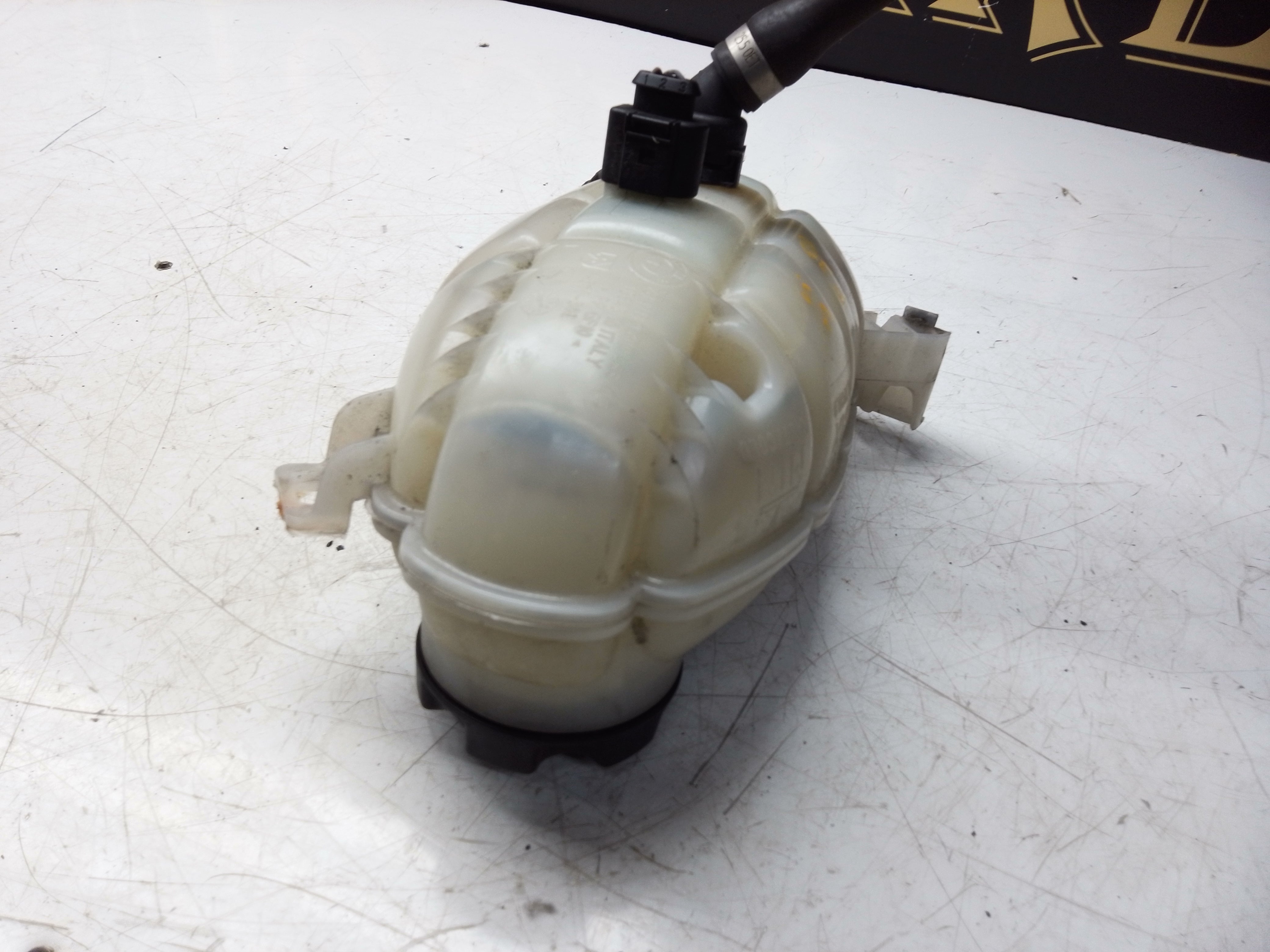 BMW 1 Series Coolant Expansion Tank (17137609468)