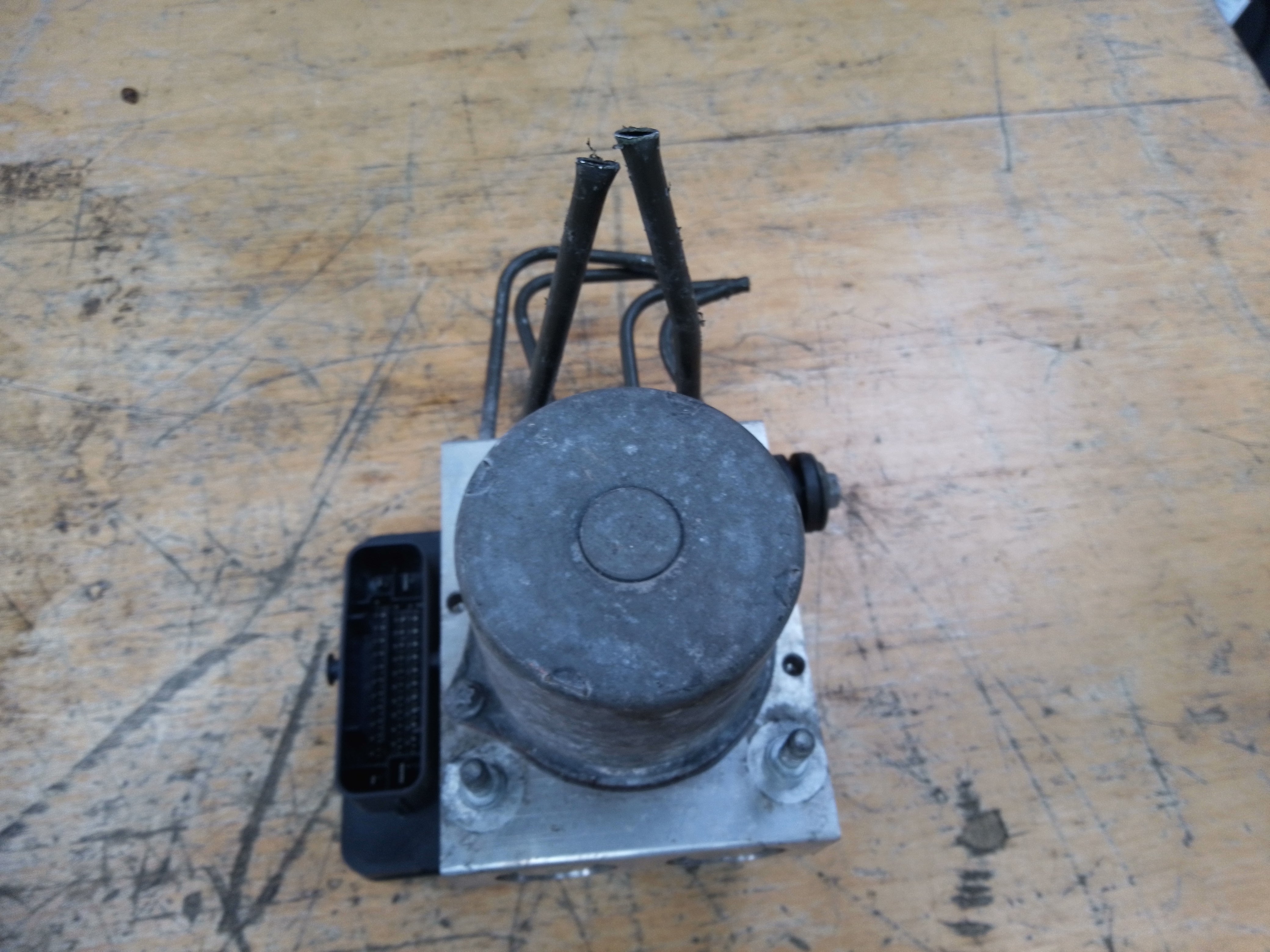 Mercedes Sprinter 2009–2023 W906 ABS Pump Control Modulator (A9069002001)
