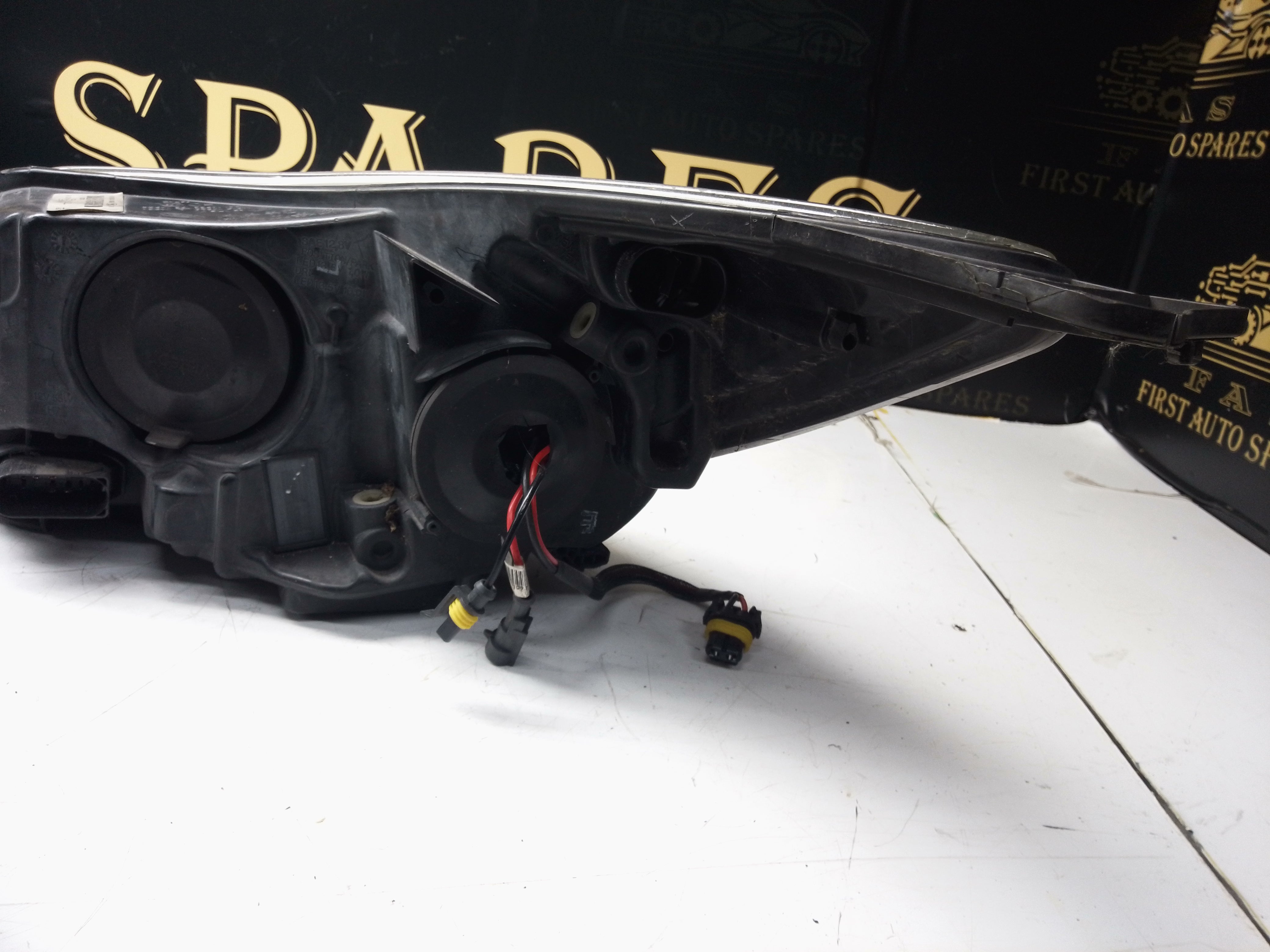 Ford Focus 2012 Right Headlight (BM51-13W029-DK)