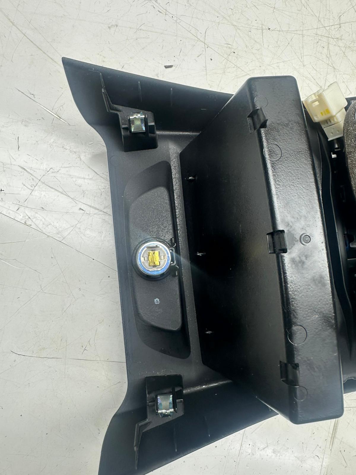 BMW 530e 2018 Centre Console Rear Air Vent Unit (51169330681)