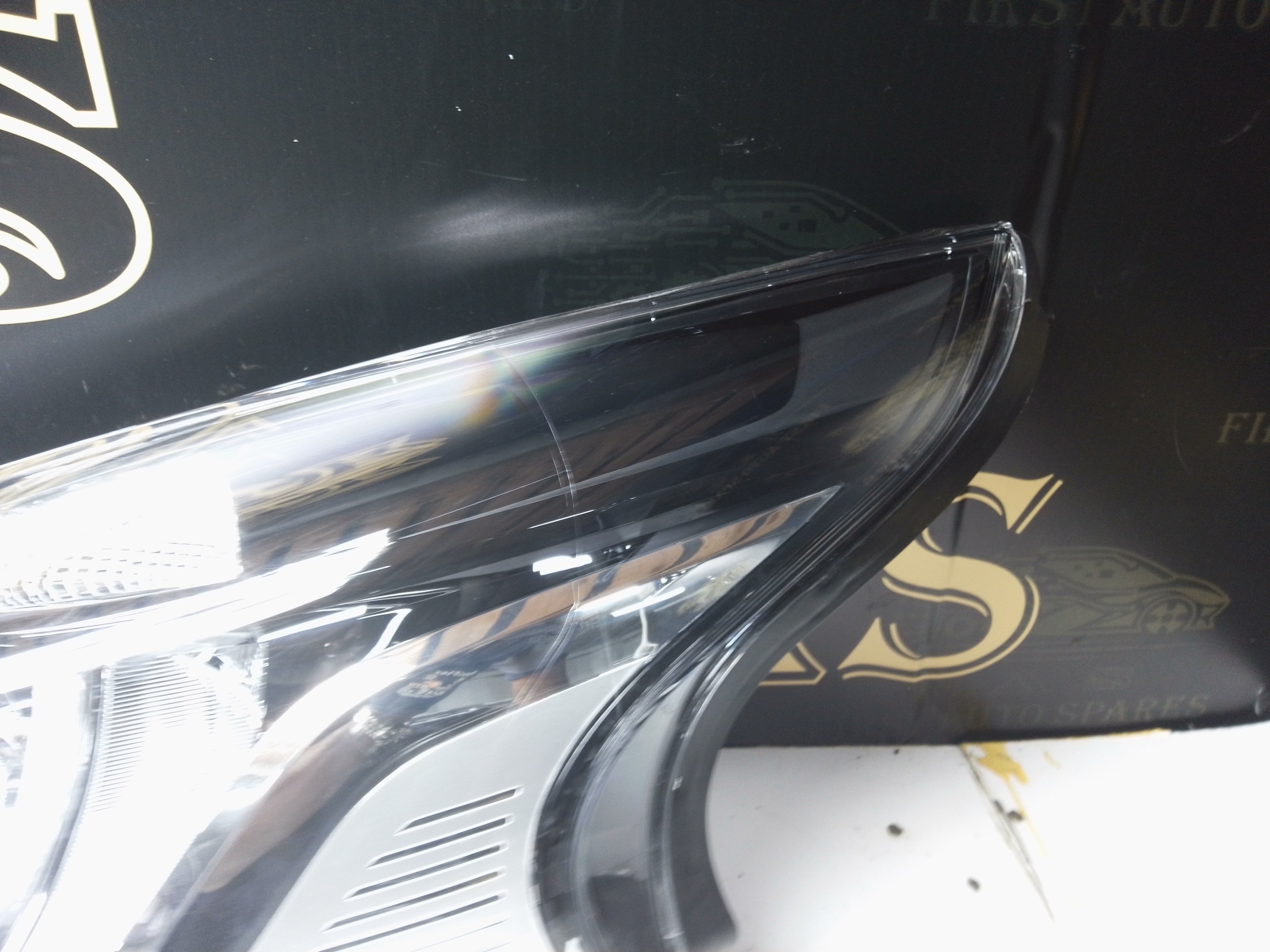 Renault Trafic 2015–2019 Left Headlight