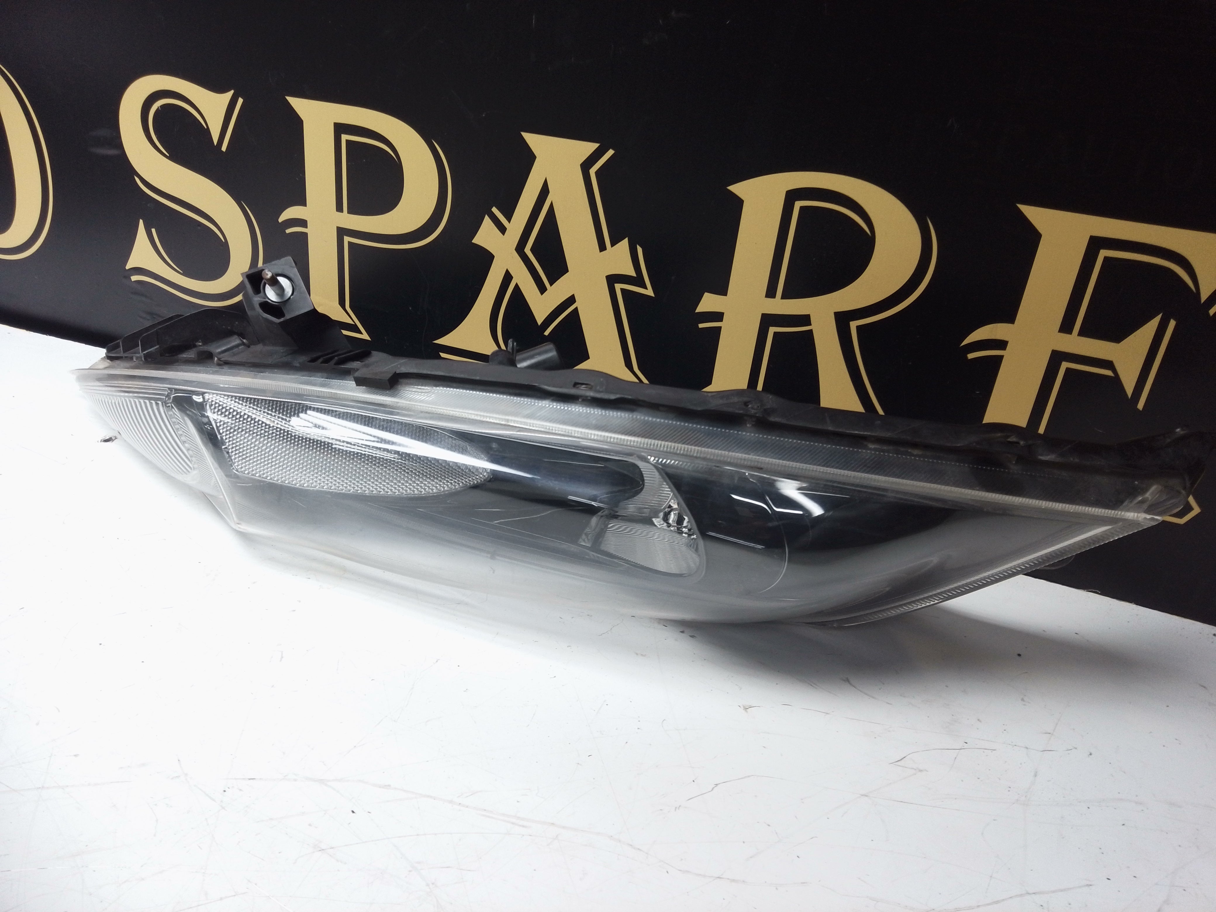 Nissan Juke Nismo 2014 Right Headlight (FACM0110000UK)