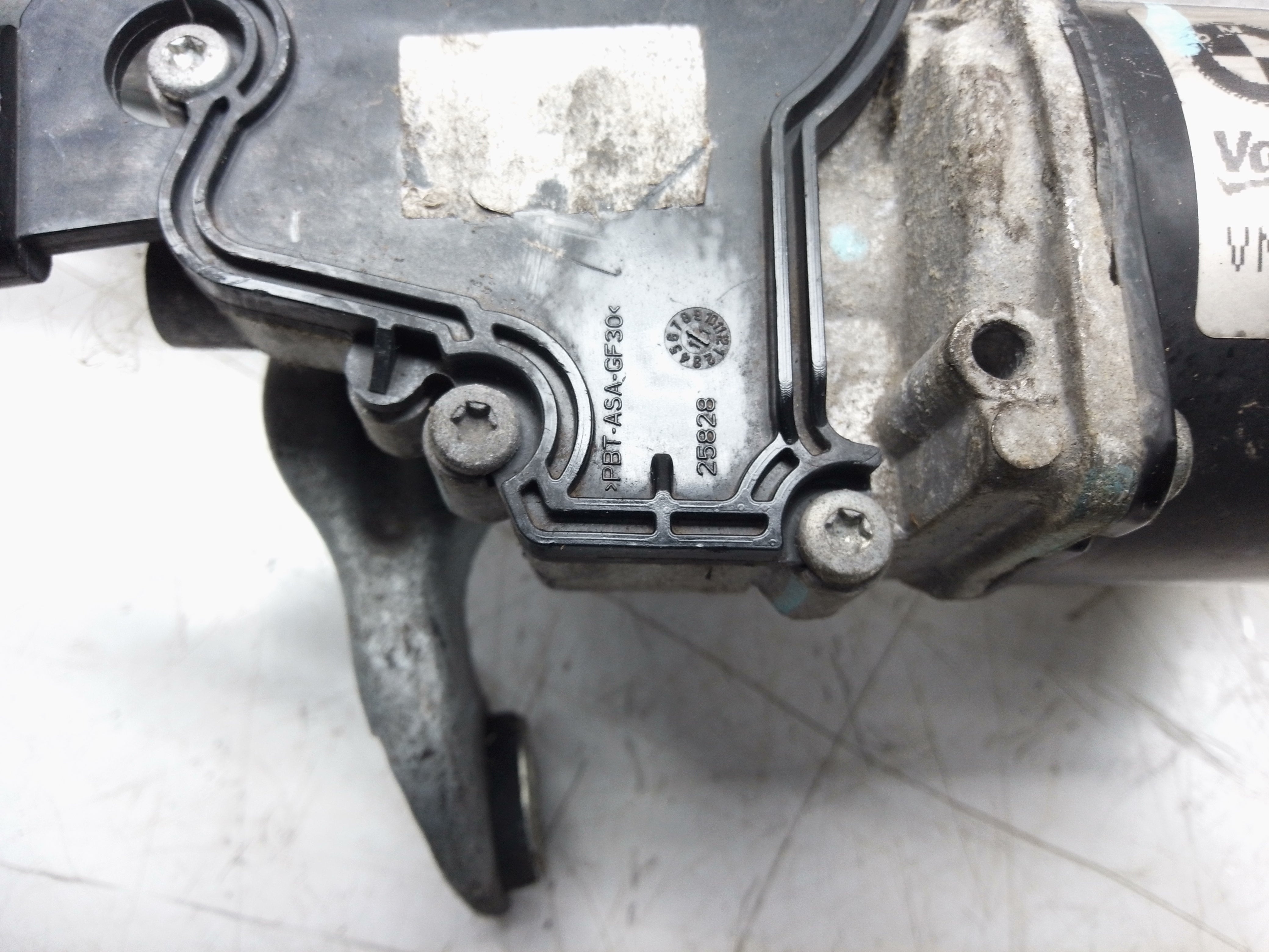 BMW 1 Series F20 Urban 2011 Front Wiper Motor & Linkage (7267504-02)