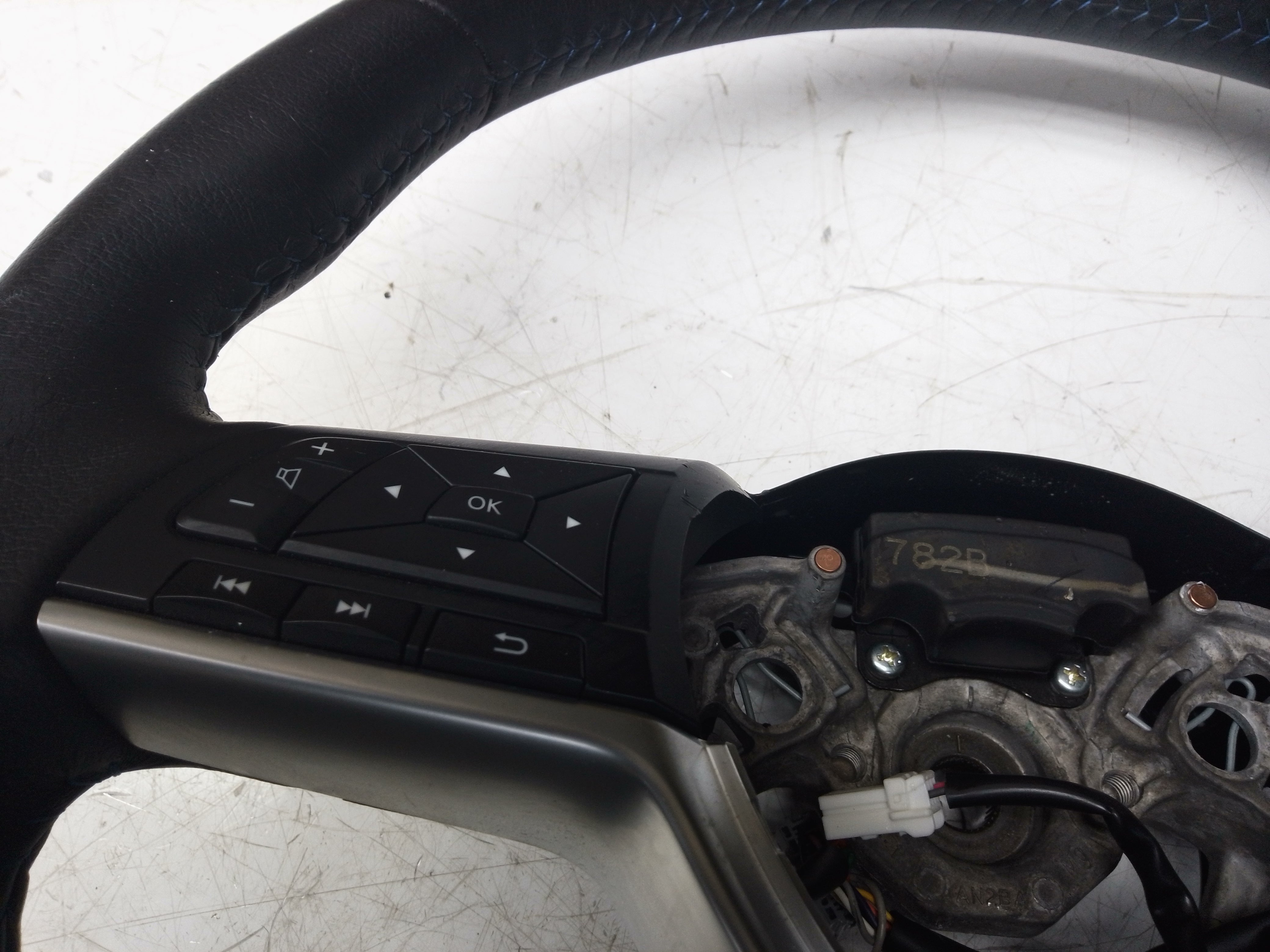 Nissan Leaf 2018-2022 Steering Wheel