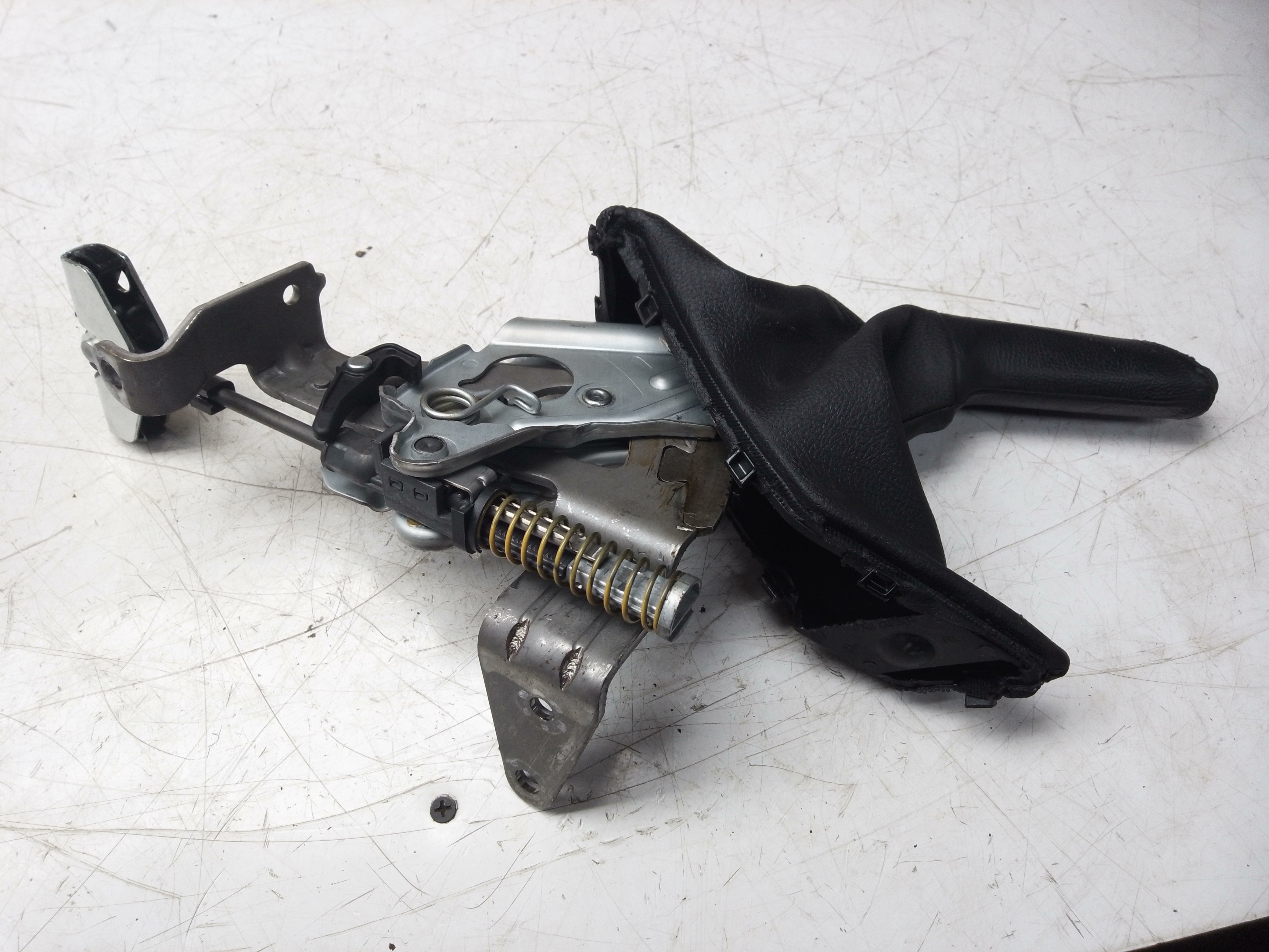BMW 2 Series 2014 Handbrake Lever (6799102)