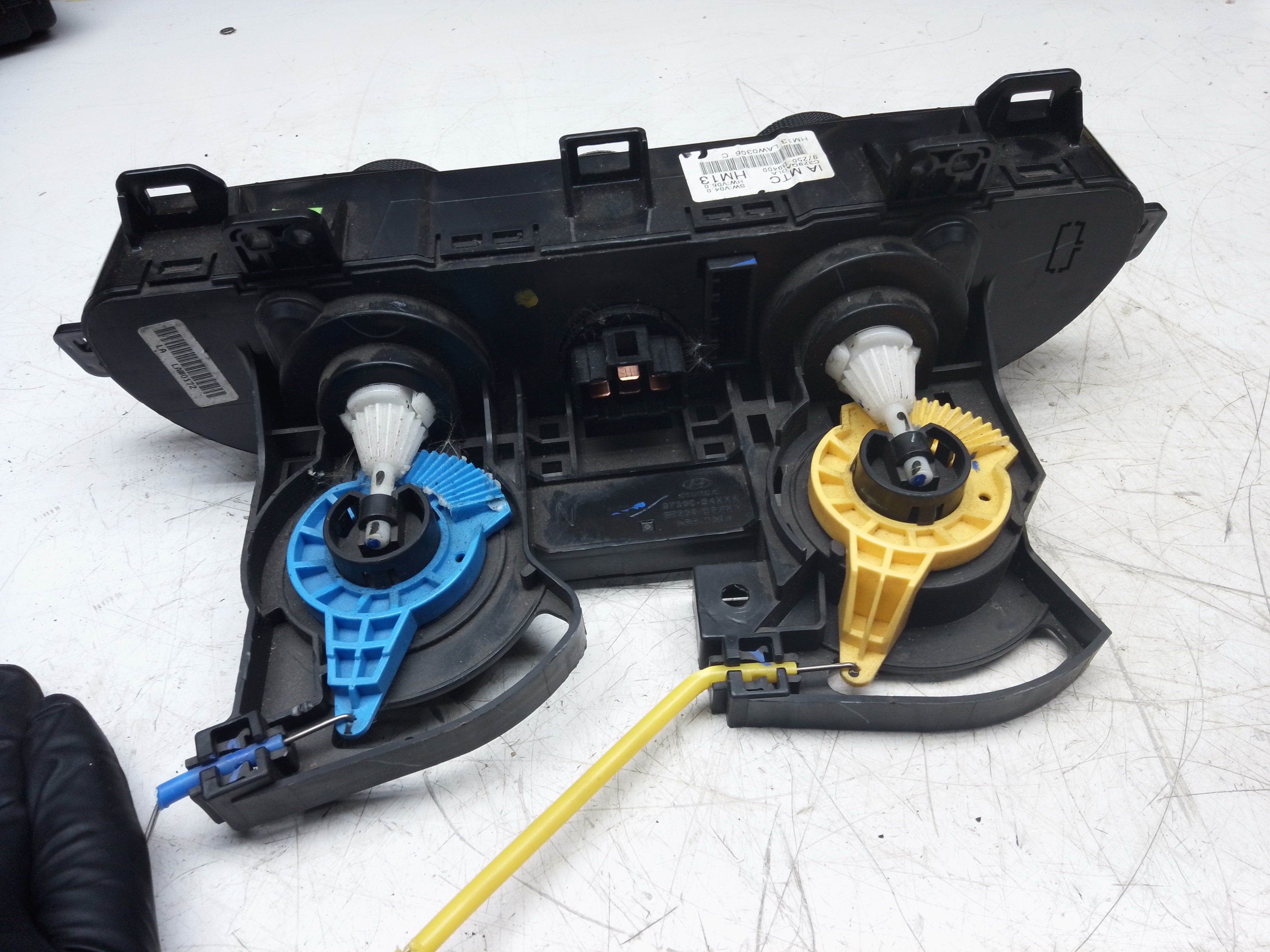 Hyundai i10 2015 A/C Heater Climate Control Panel Genuine (97250-B9400)