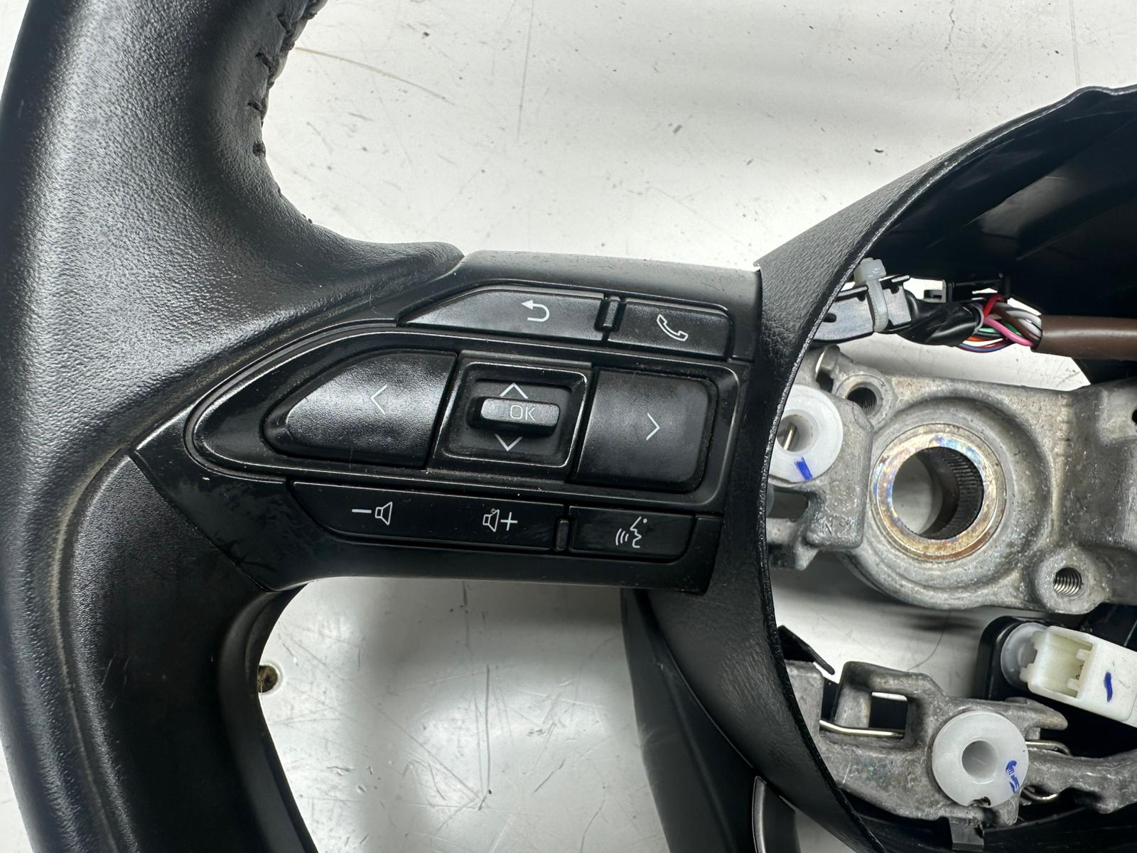 Toyota Yaris Cross 1.5 VV Steering Wheel (84250K0040C5)