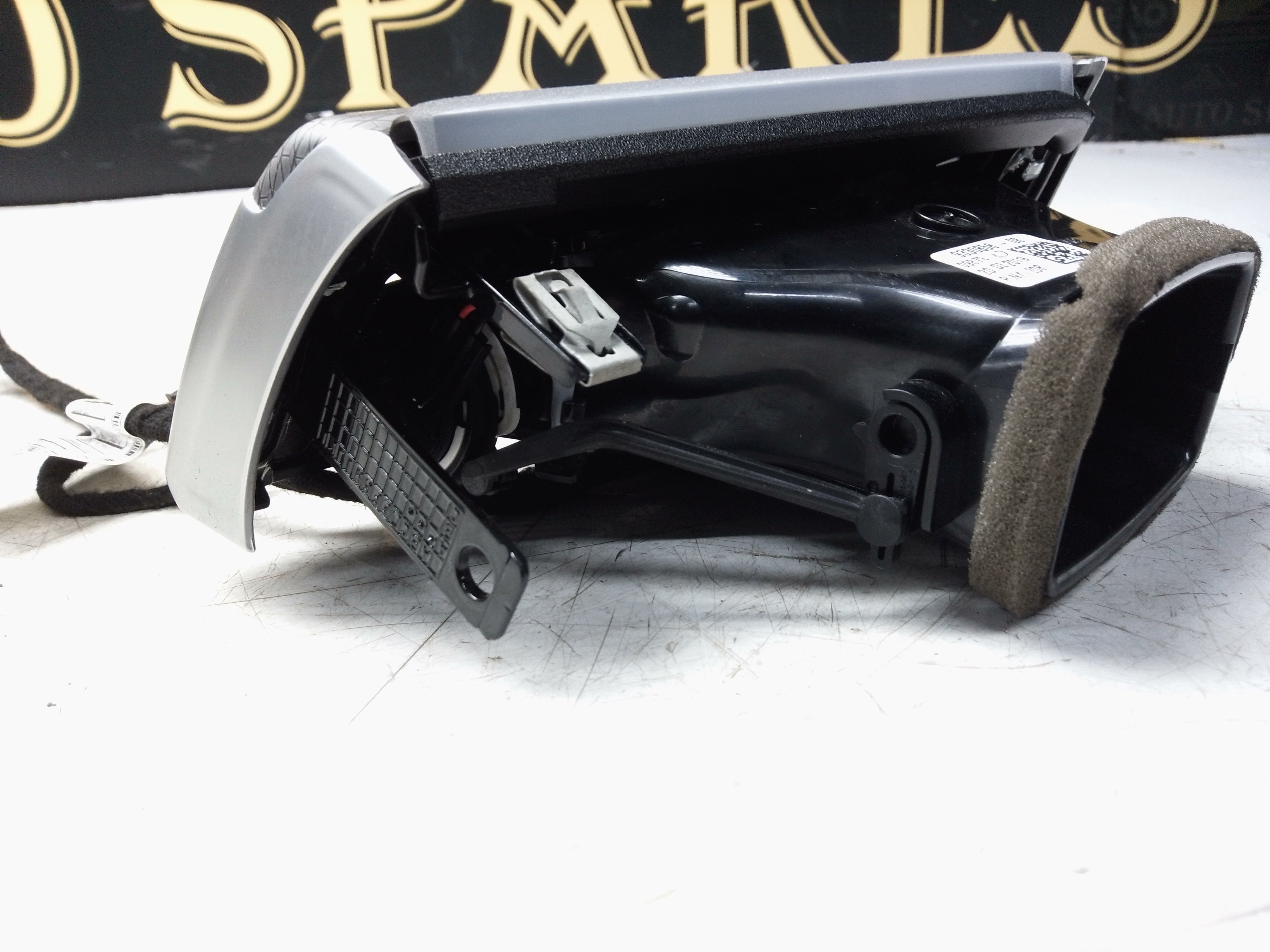 BMW 5 Series G30/G31 Air Vent Right Black (9330858-08)