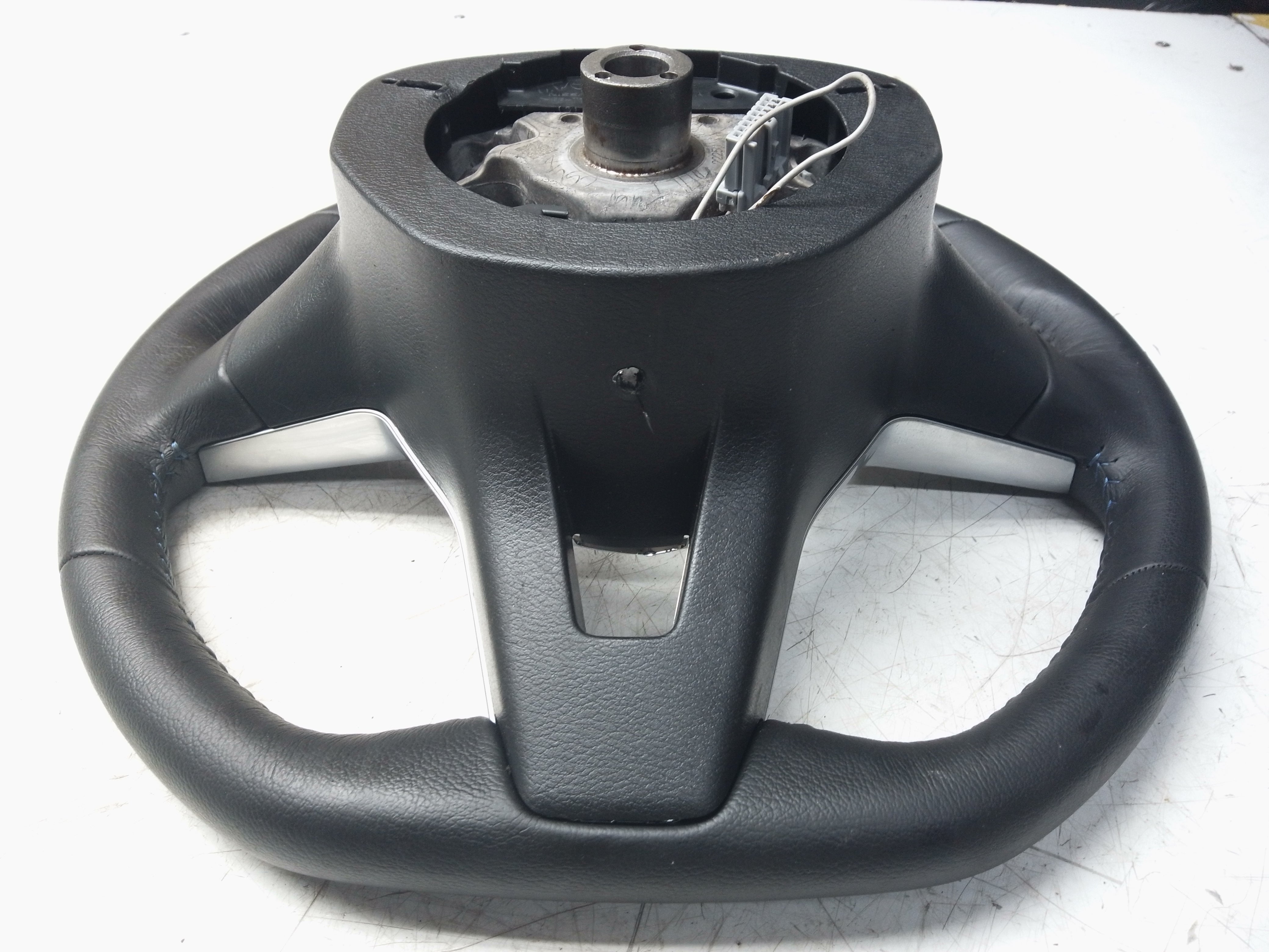 Nissan Leaf 2018-2022 Steering Wheel
