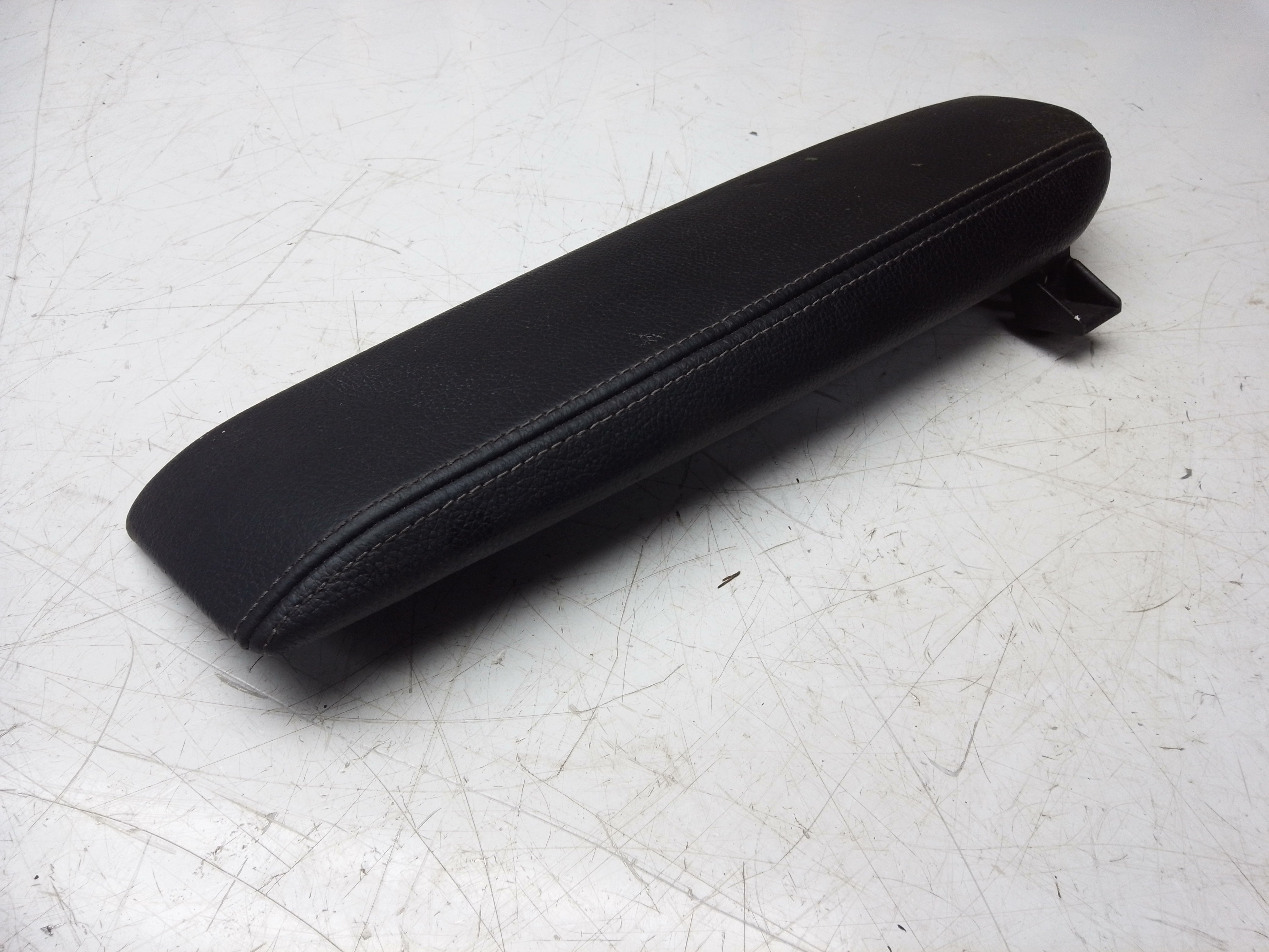 BMW 5 Series G30 G31 Both Center Console Leather Armrest (9918019371)