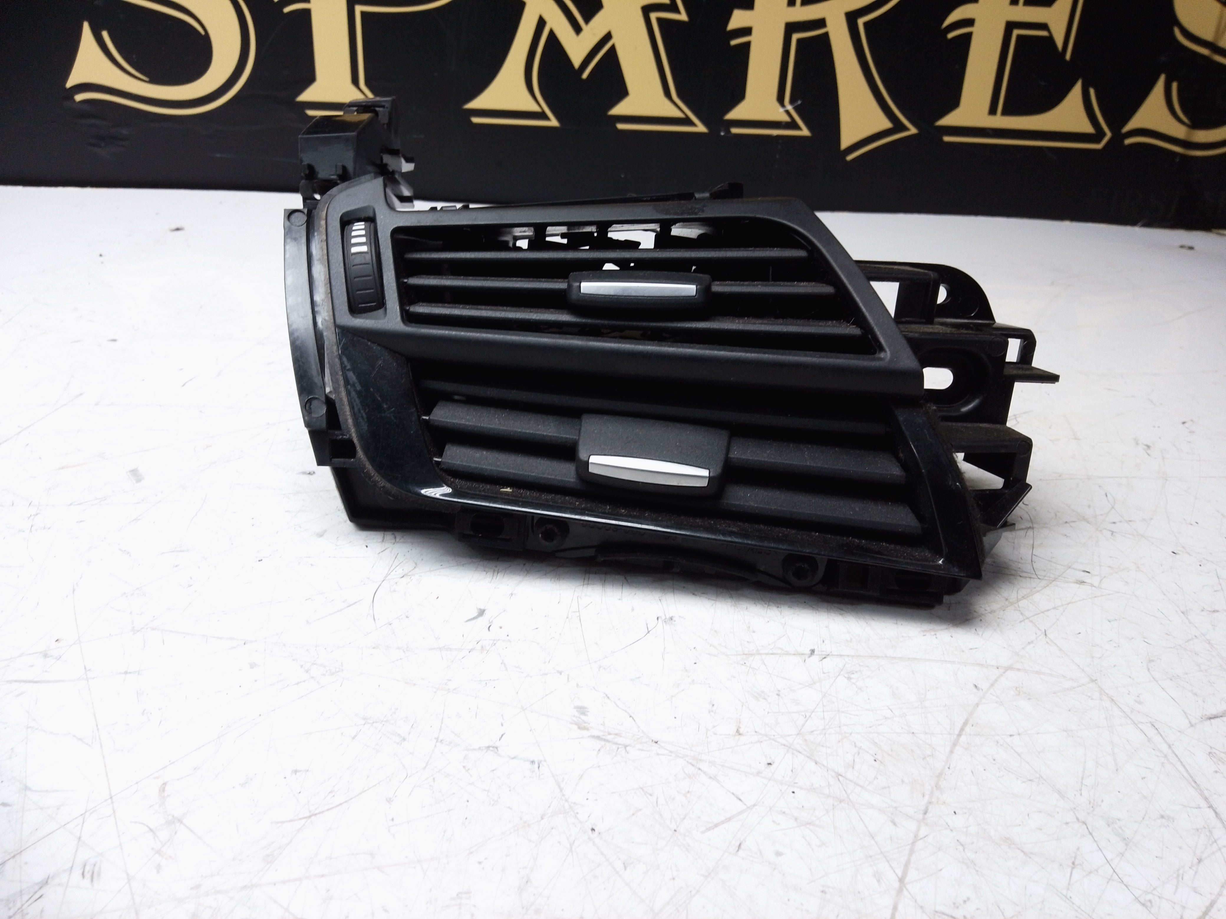 BMW X5 F15 2016 Front Left Side Dashboard Air Vent (9270516 / 9252649)