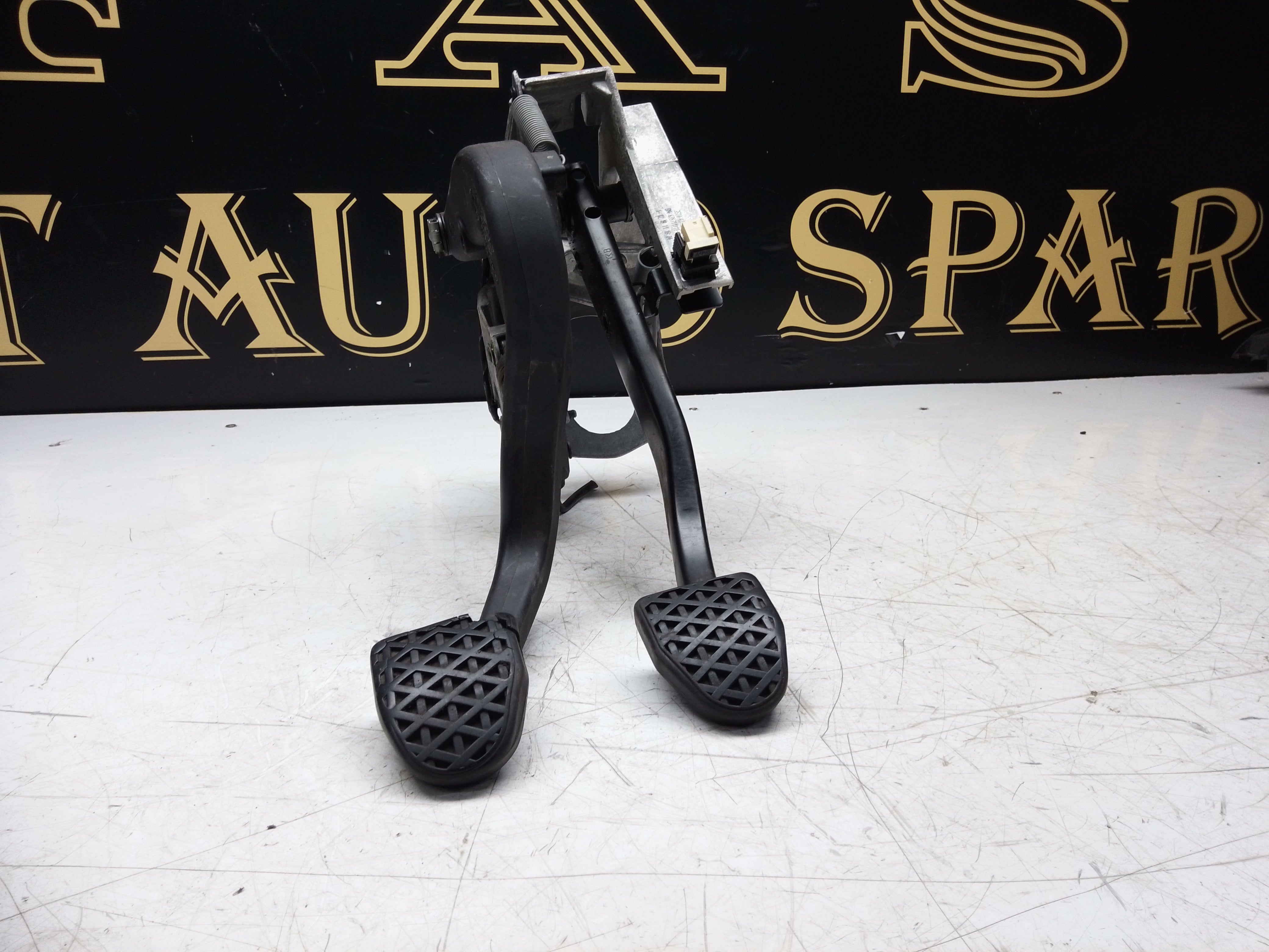 BMW 3 Series 2013 F30 Clutch & Brake Pedal Assembly (C4005196SE)