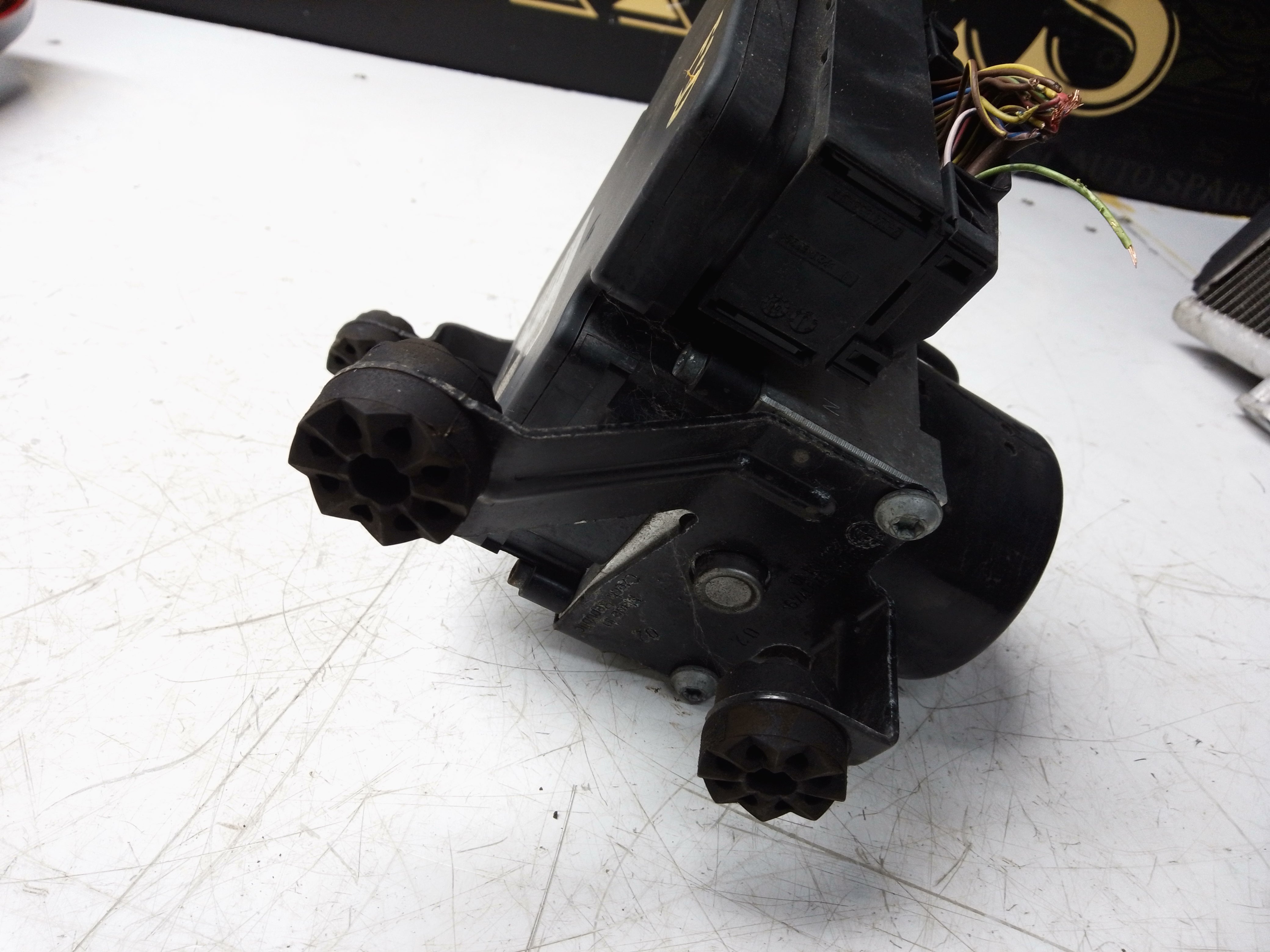 BMW 3 Series F30 2011 ABS Pump Control Module Unit (6857323 / 6857324)