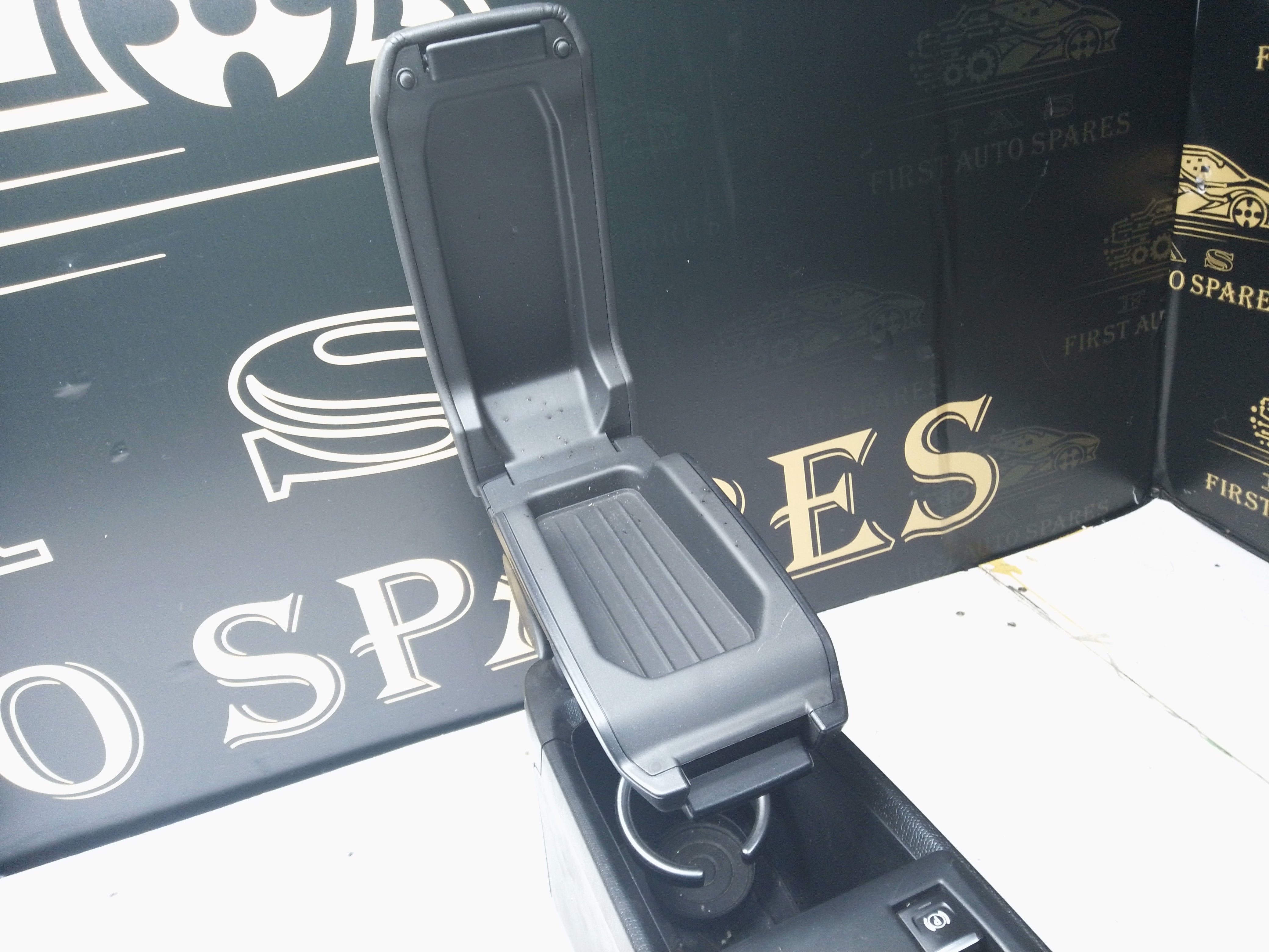 BMW i3 L01 Centre Middle Console Armrest (727 584.10) Unit i-Drive Controller (1678588)