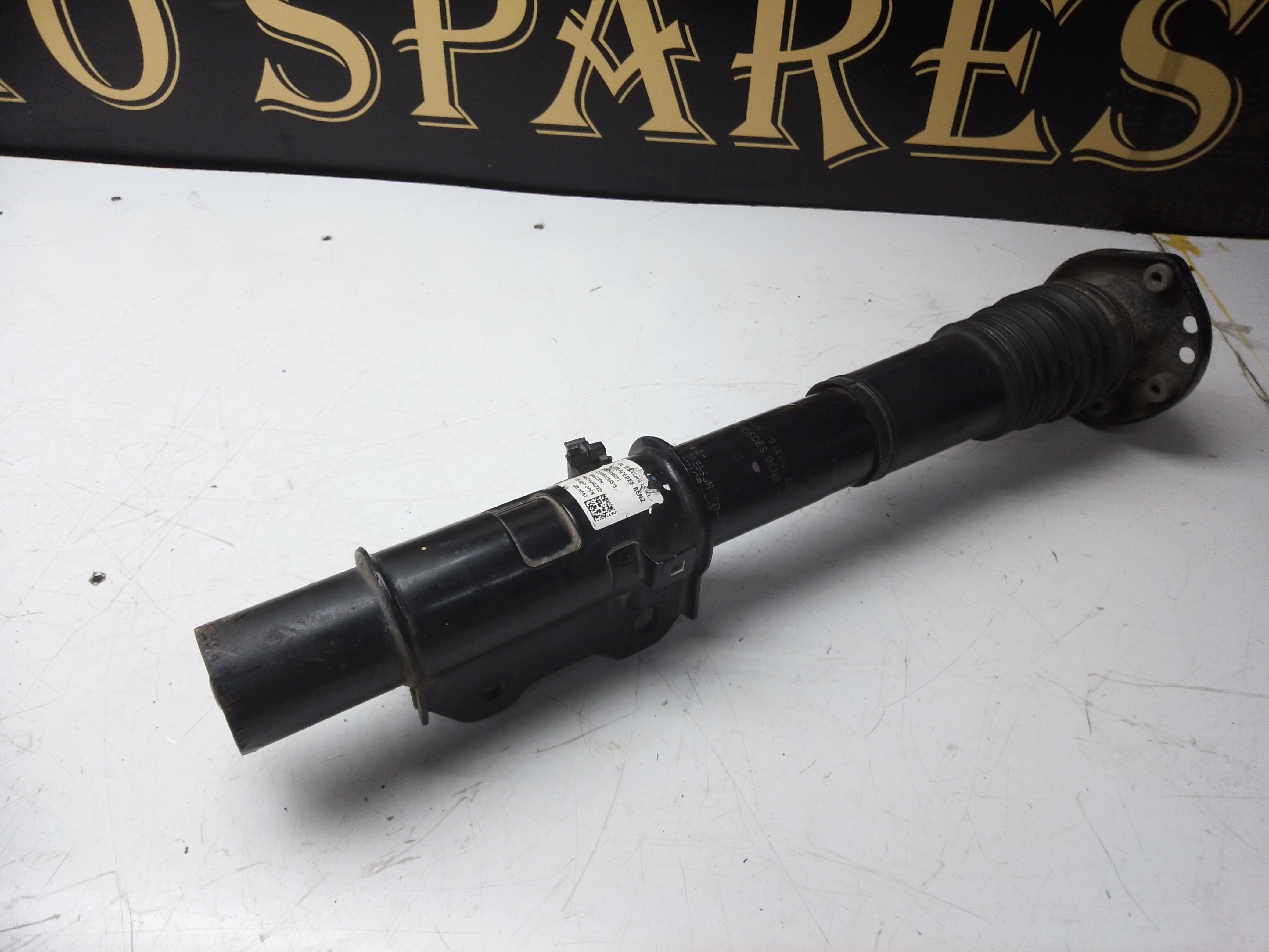 Mercedes Sprinter Front Shock Absorber Suspension (A9073205201)