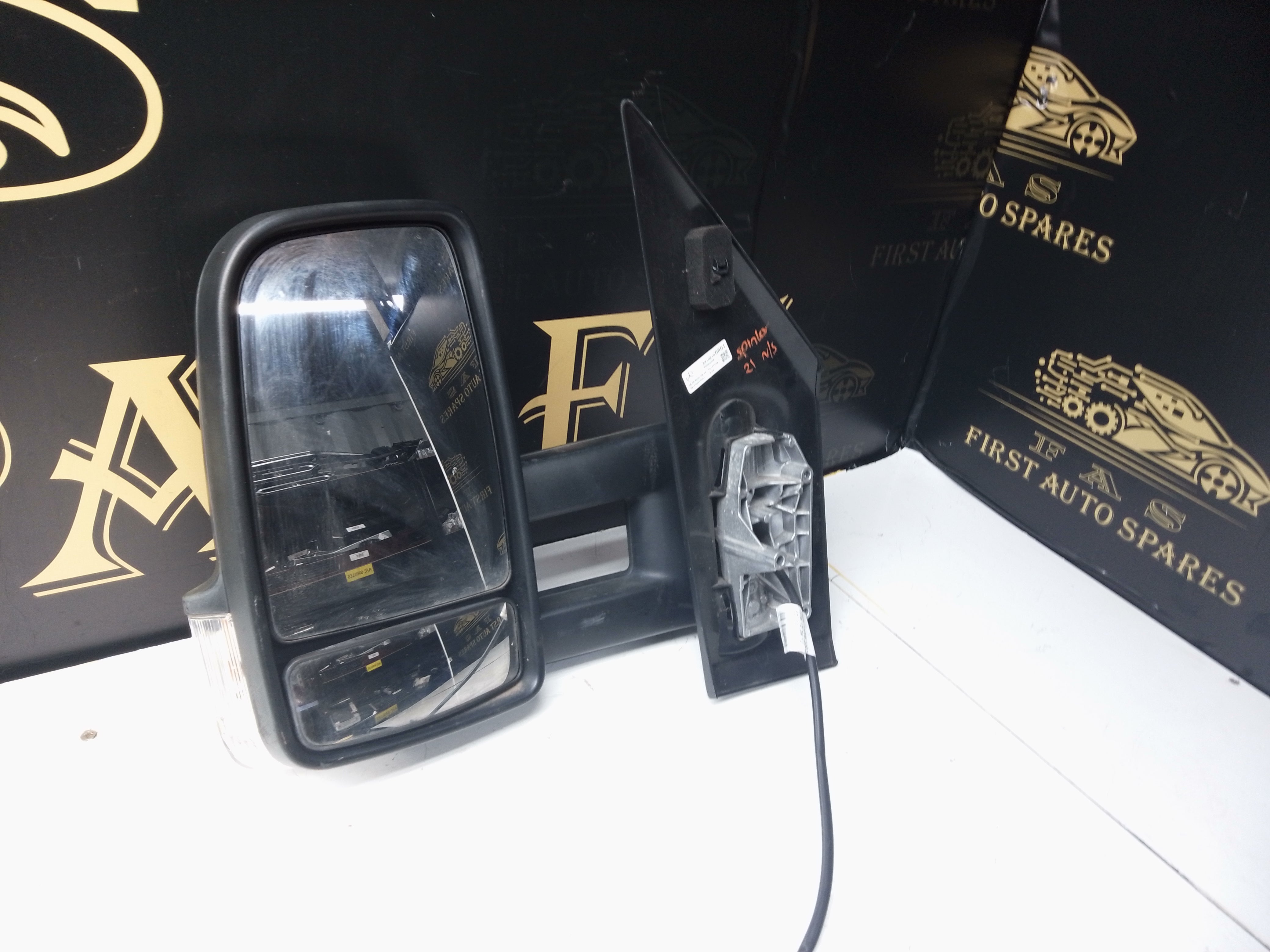 Mercedes Sprinter W907 / W910 2019–2025 Left Wing Mirror Electric (Z006Q008)