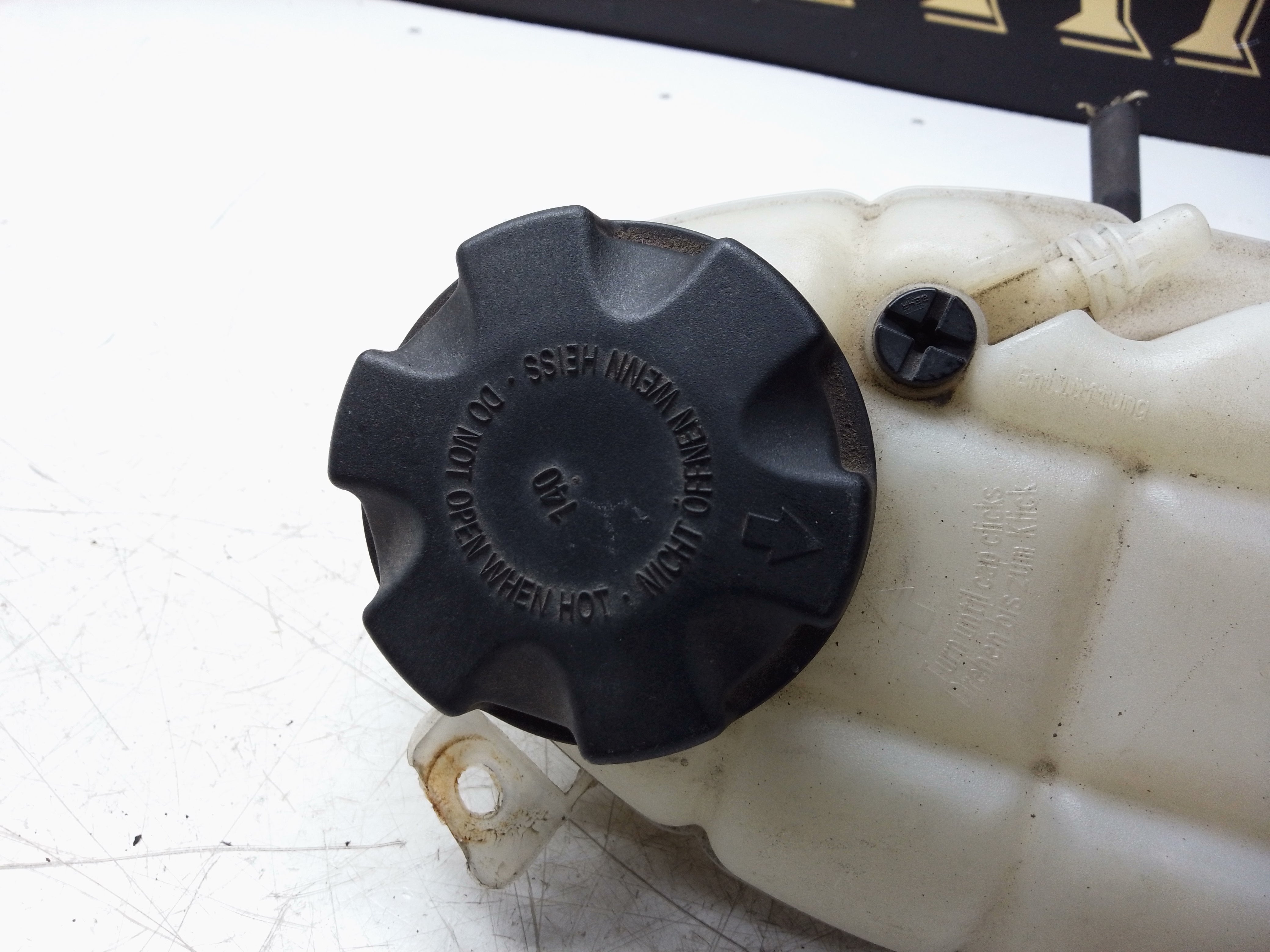 BMW 1 Series Coolant Expansion Tank (17137609468)