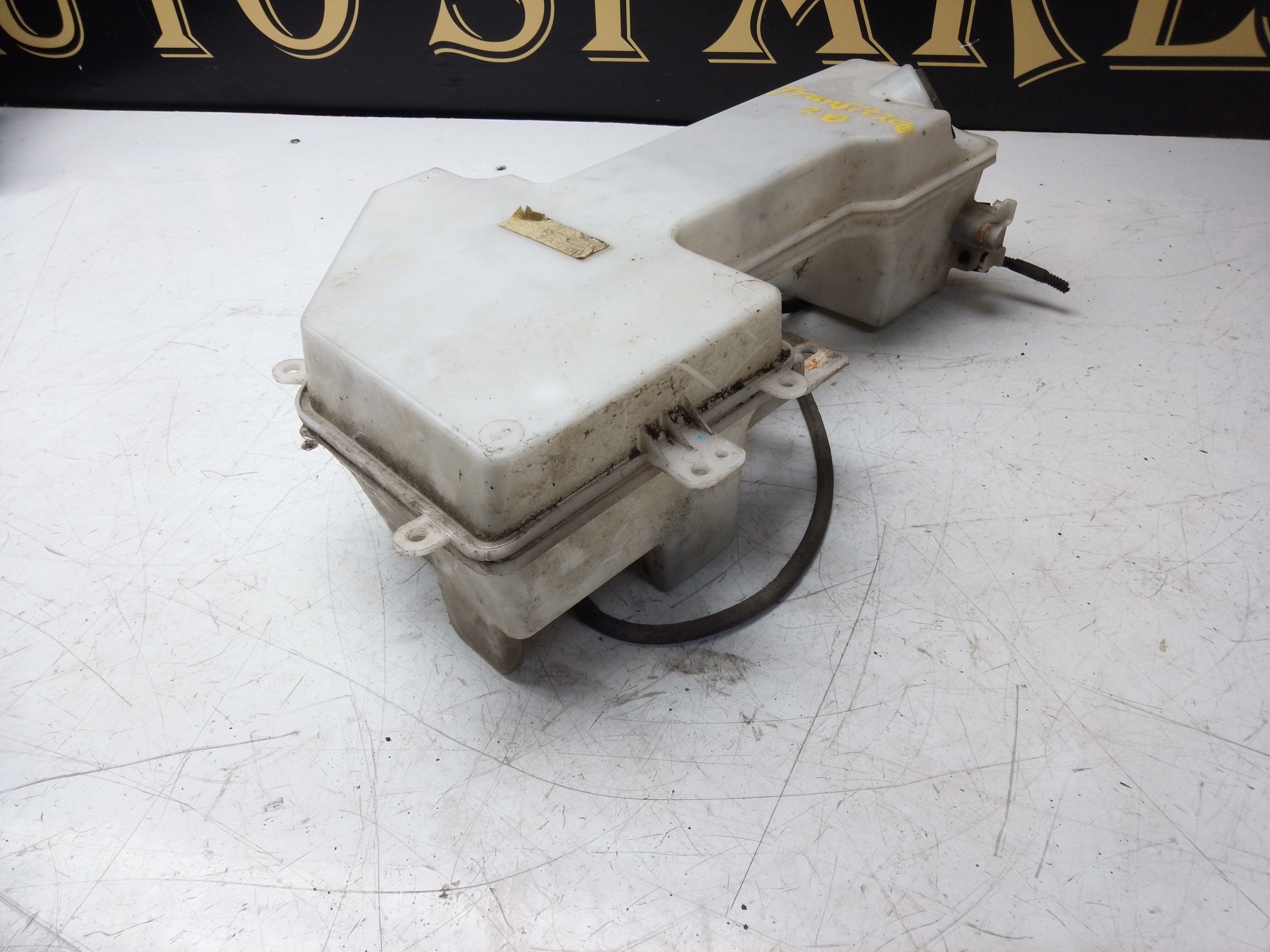 Ford Transit Custom 2022 Windscreen Washer Bottle With Pump (BK2113K185A)