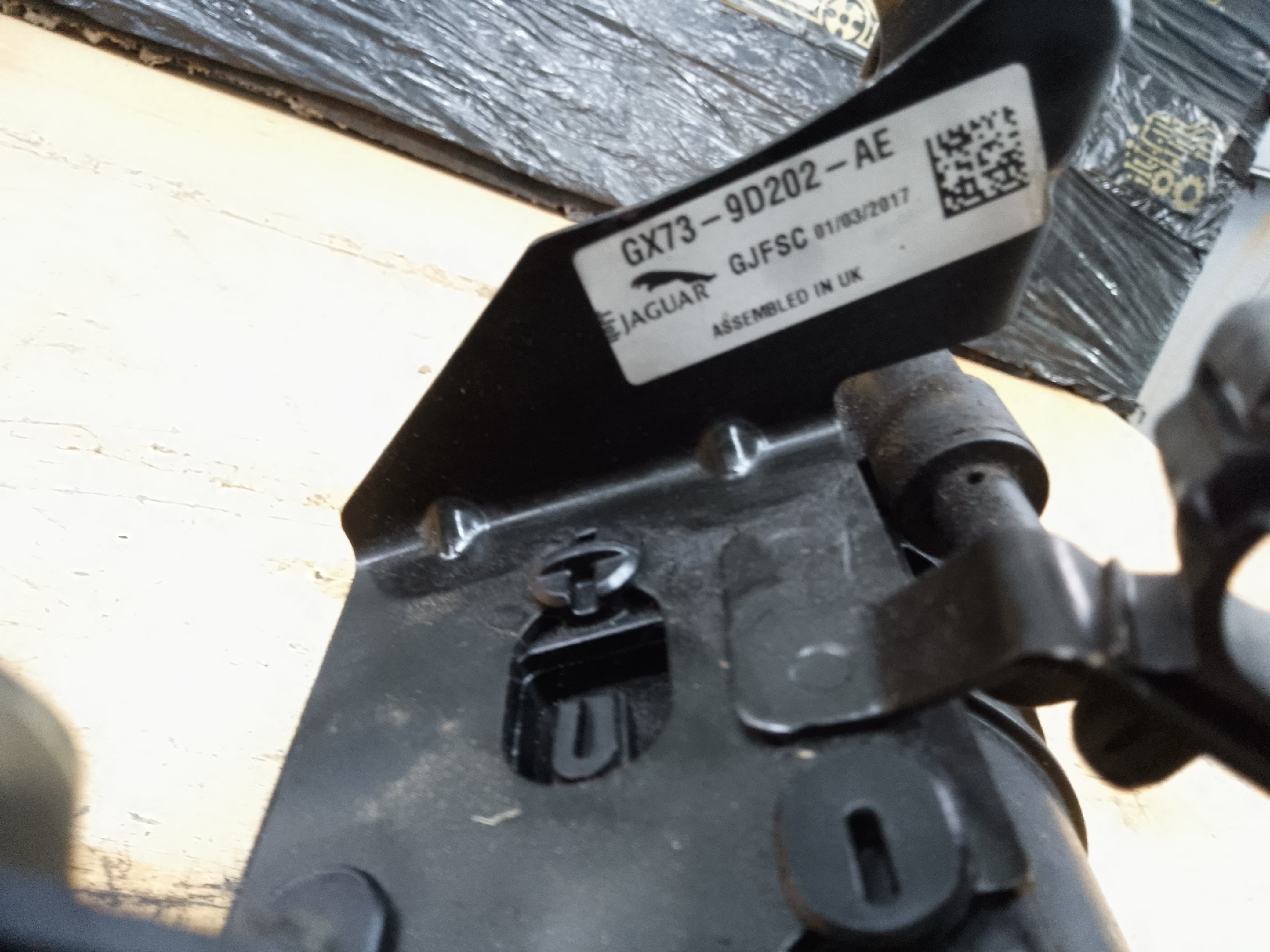 Jaguar XE 2015–2021 Diesel 204DT Fuel Filter Housing (GX73-9D202-AE)