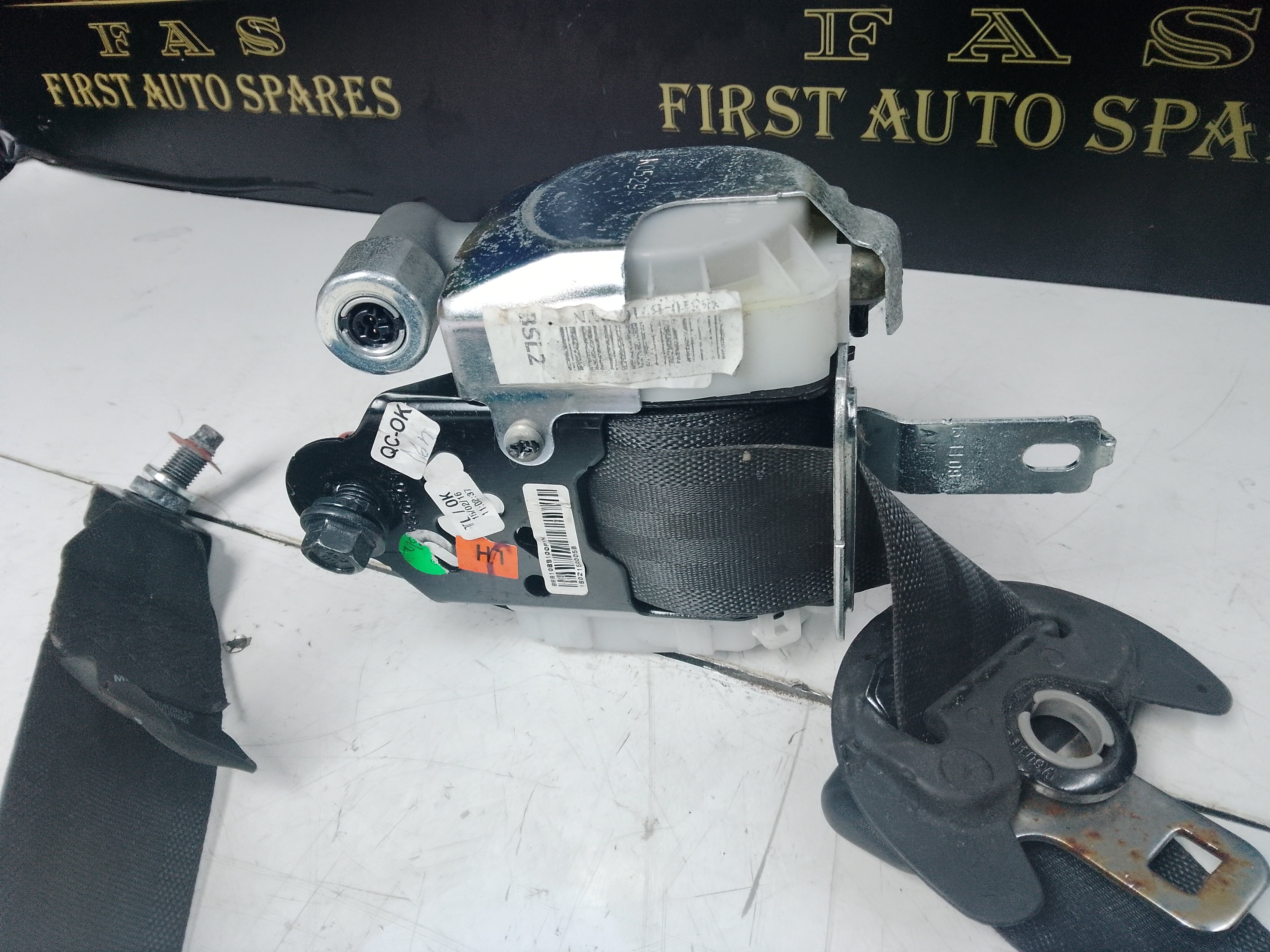 Hyundai i10 Mk2 2013-2019 Passenger Left Front Seat Belt (88810/20-B9100)