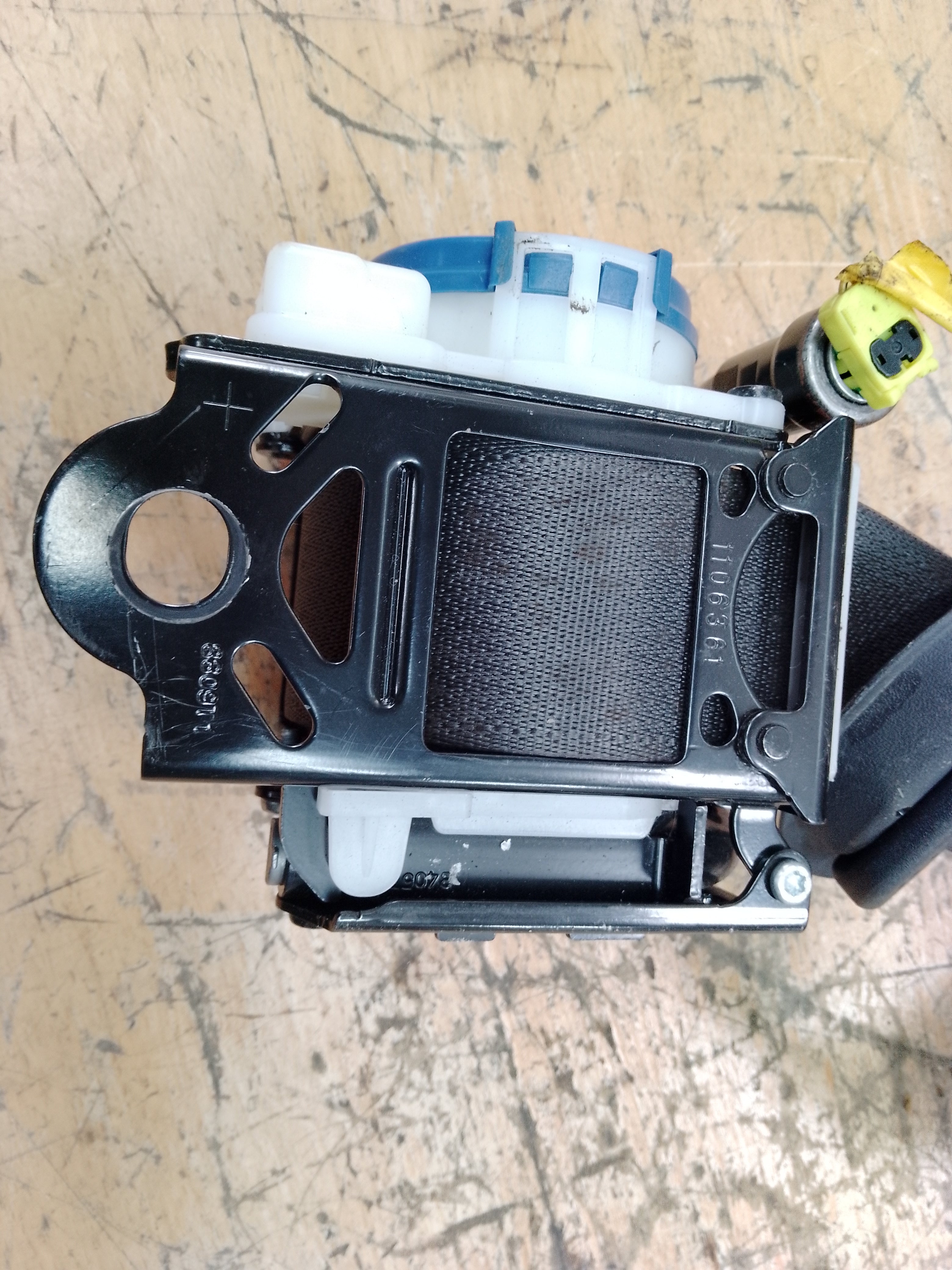 Toyota C-HR 2016-2023 Left Passenger Nearside Front Seat Belt (73220-F4010)