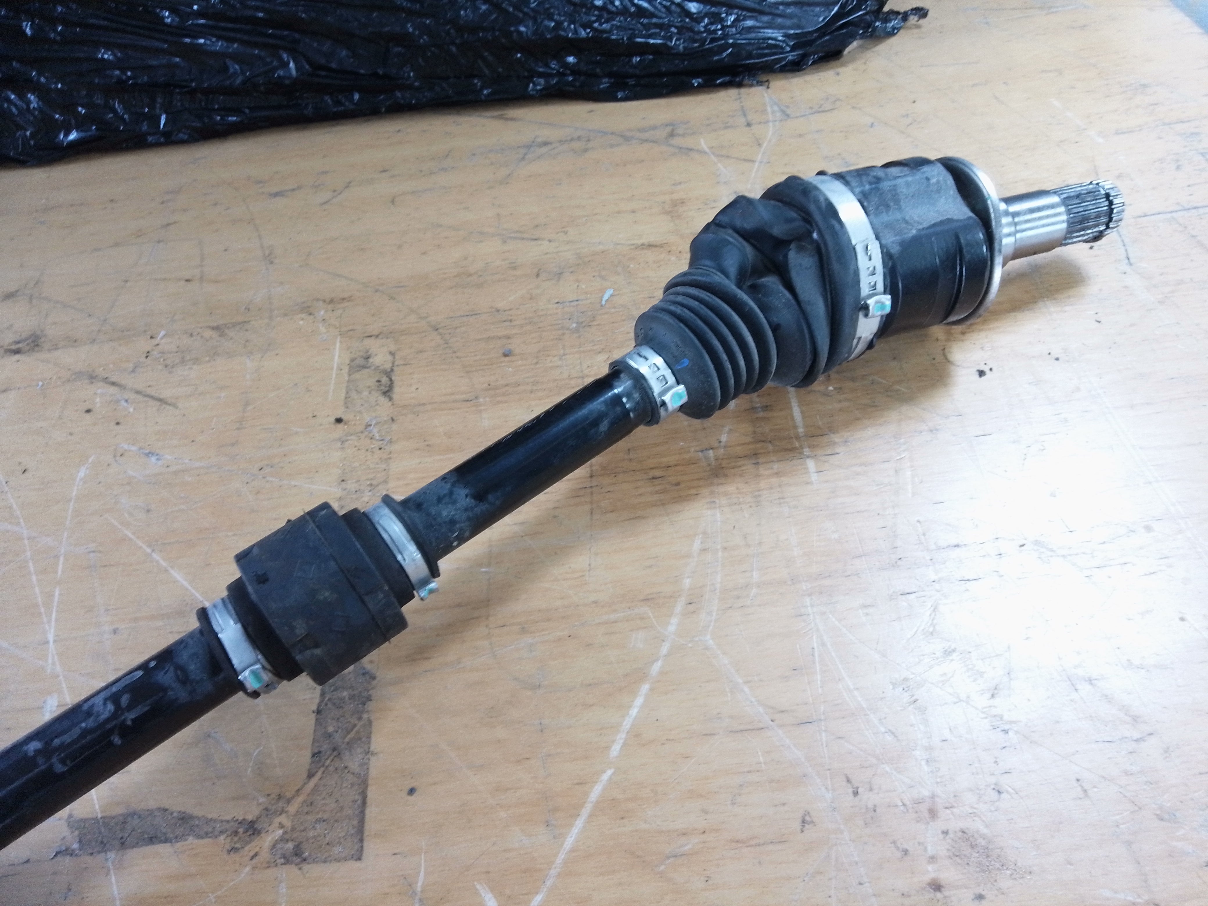 Toyota Yaris Front Right Transmission (10417838)