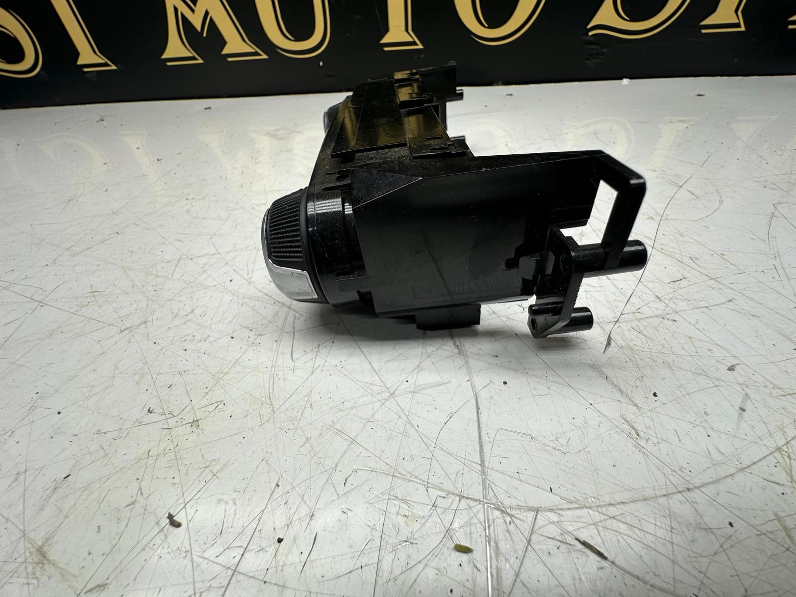 Nissan Juke Tekna 2020 Heater Climate Control Panel (27500-6PC0A) (275006PC0A--C)