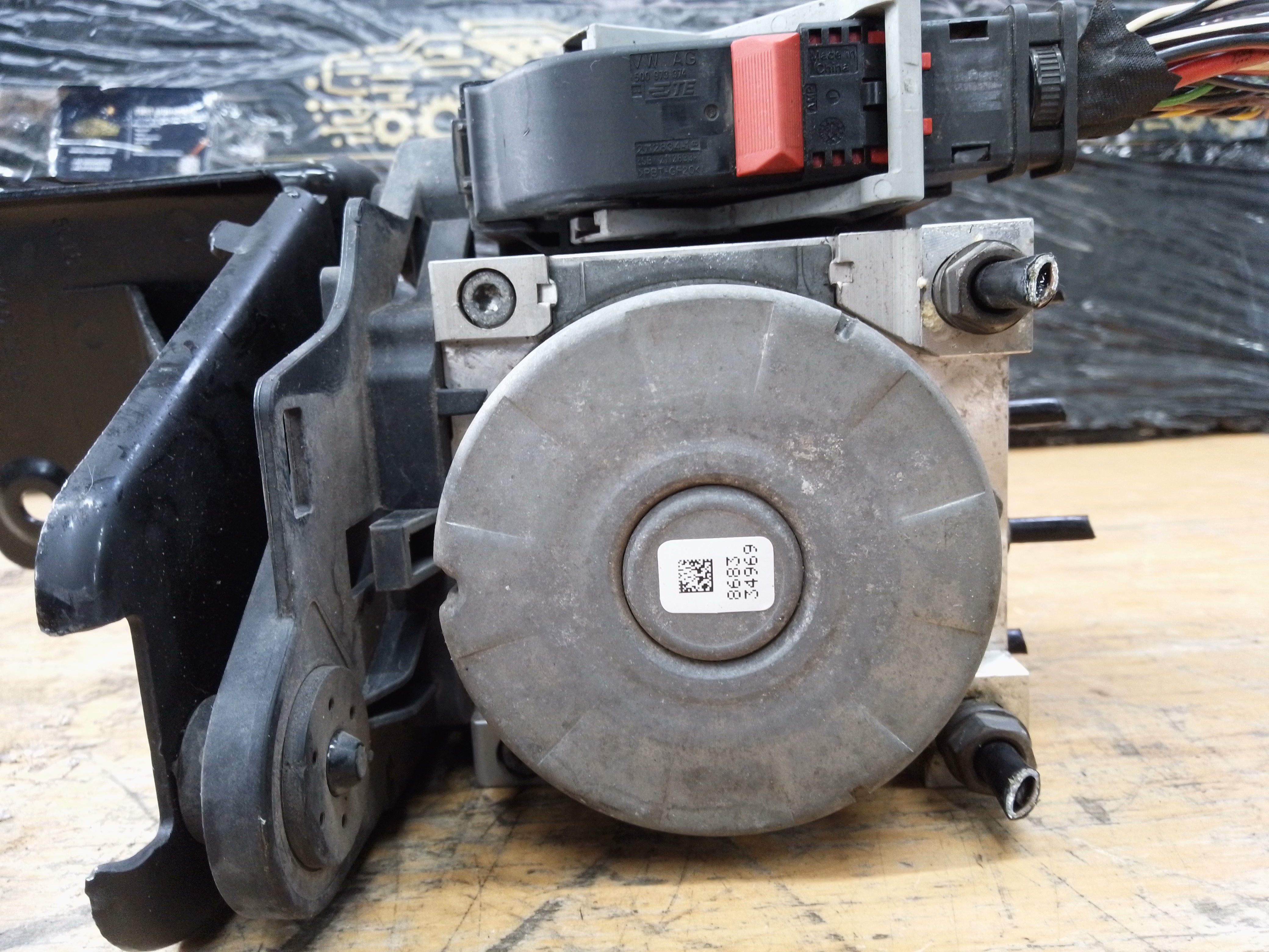 Audi A3 S line / VW Golf 2016 ABS Pump ECU (5Q0614517CG) (10.0220-0998.4)