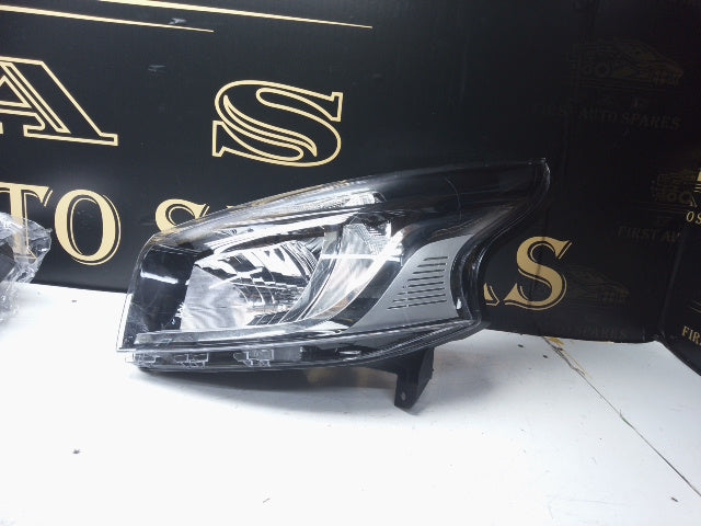 Renault Trafic 2015–2019 Left Headlight