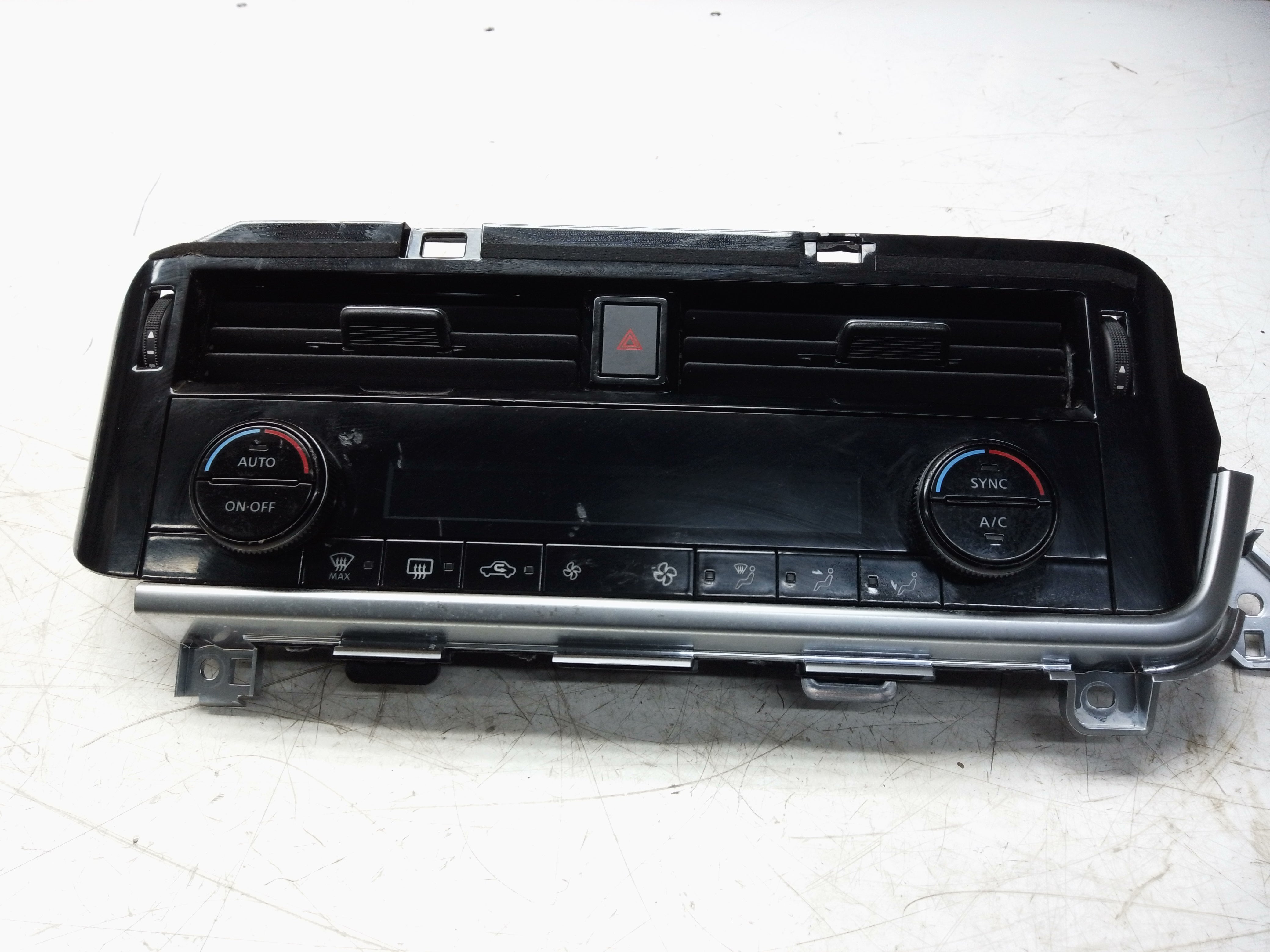Nissan Qashqai J12 2023 Climate Control Unit Module (275006UM4C)