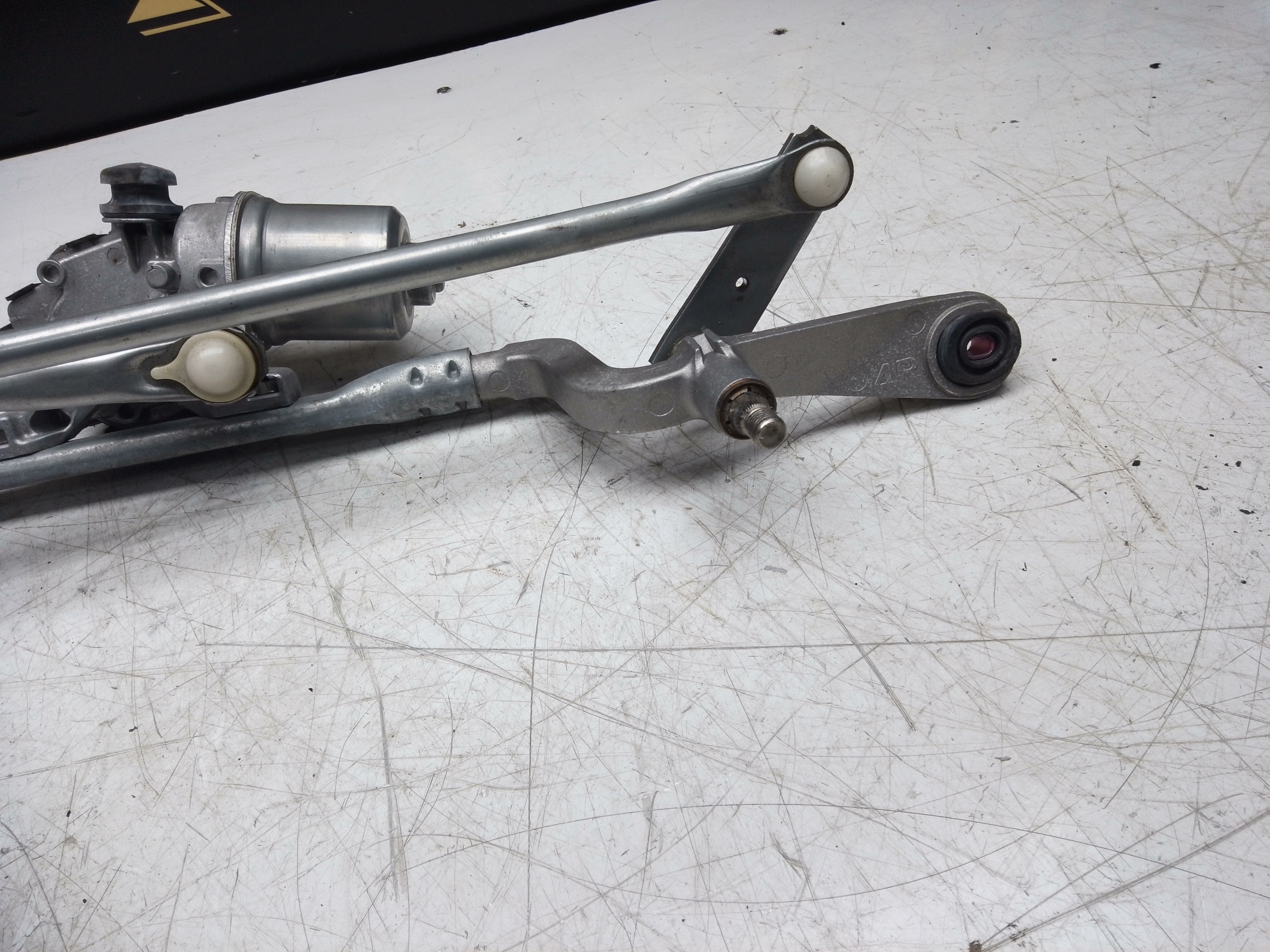 Toyota Aygo X 2020–2025 Front Wiper Motor & Linkage (85110-K0110)