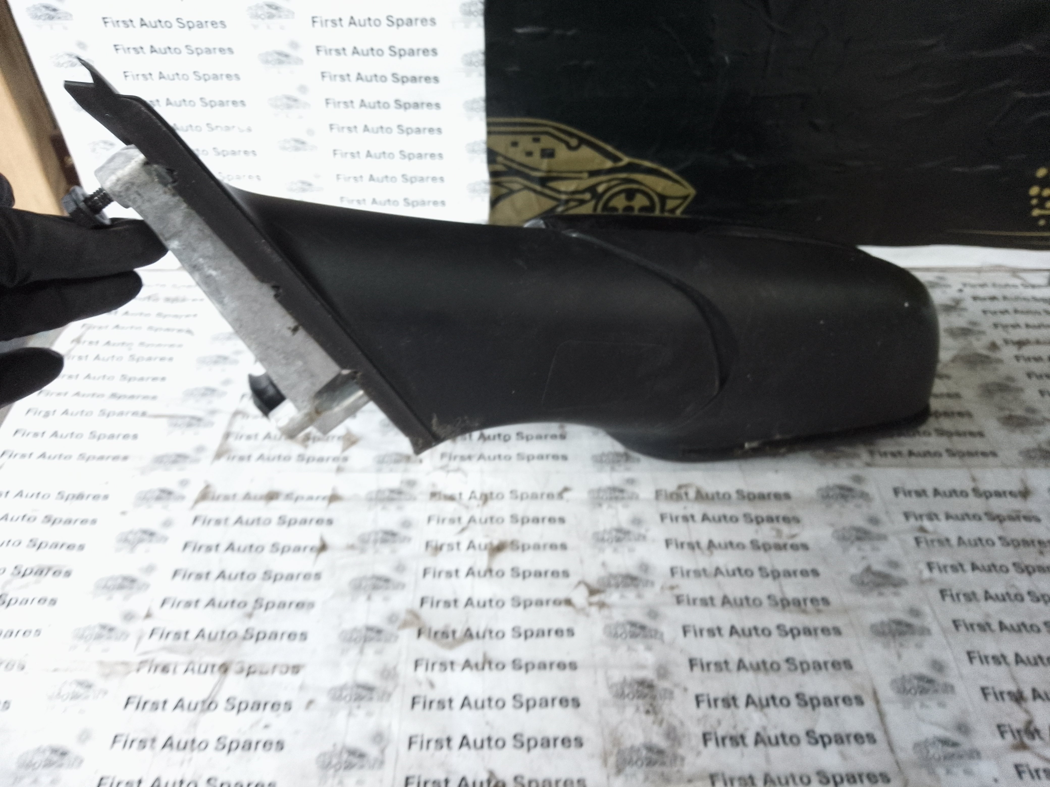 BMW 1 Series F40 Passenger Left N/S Wing Mirror 6-Pin Plug (F0192107)