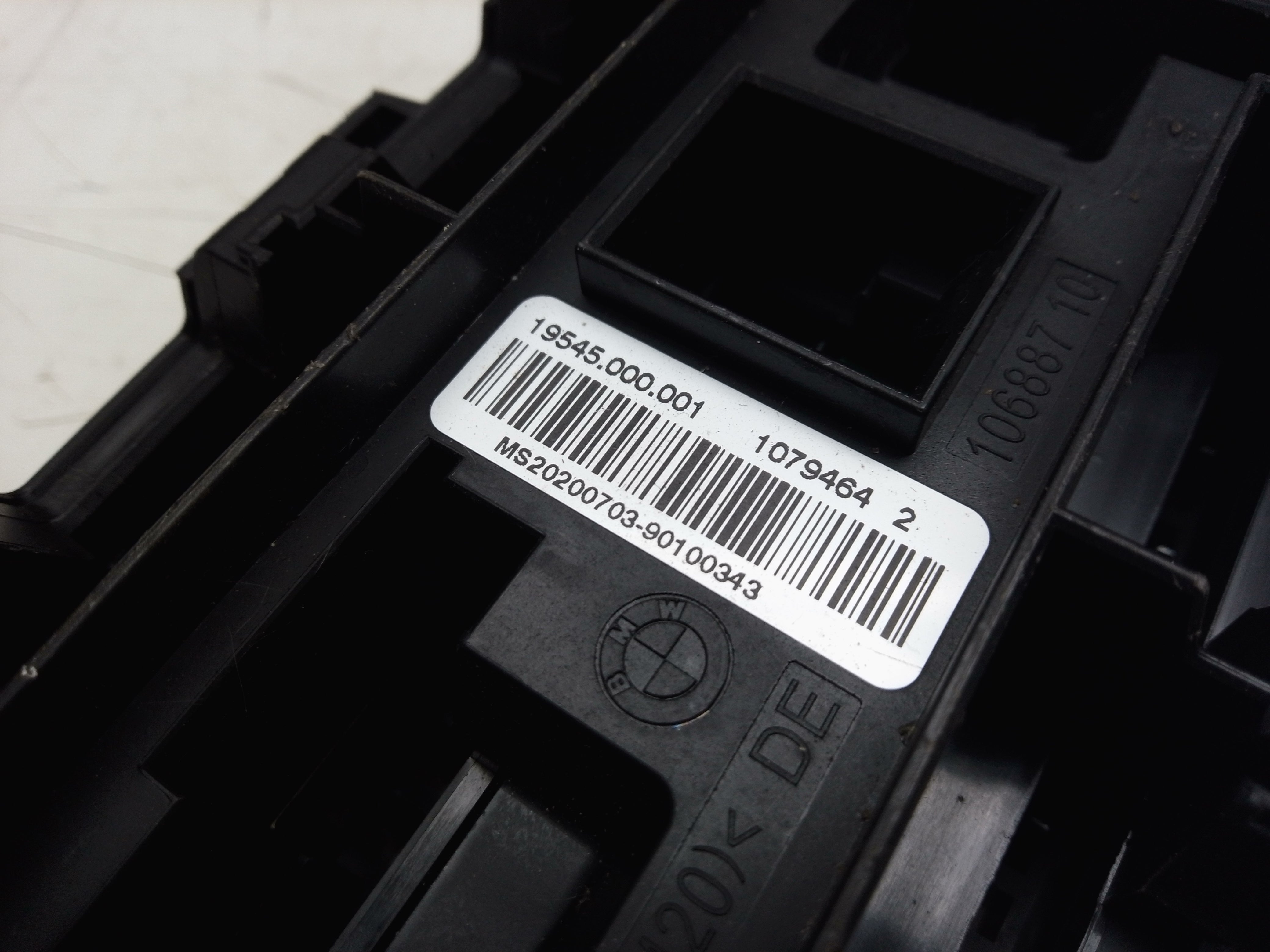 BMW 3 Series 2011–2018 Fuse Box (9389068)