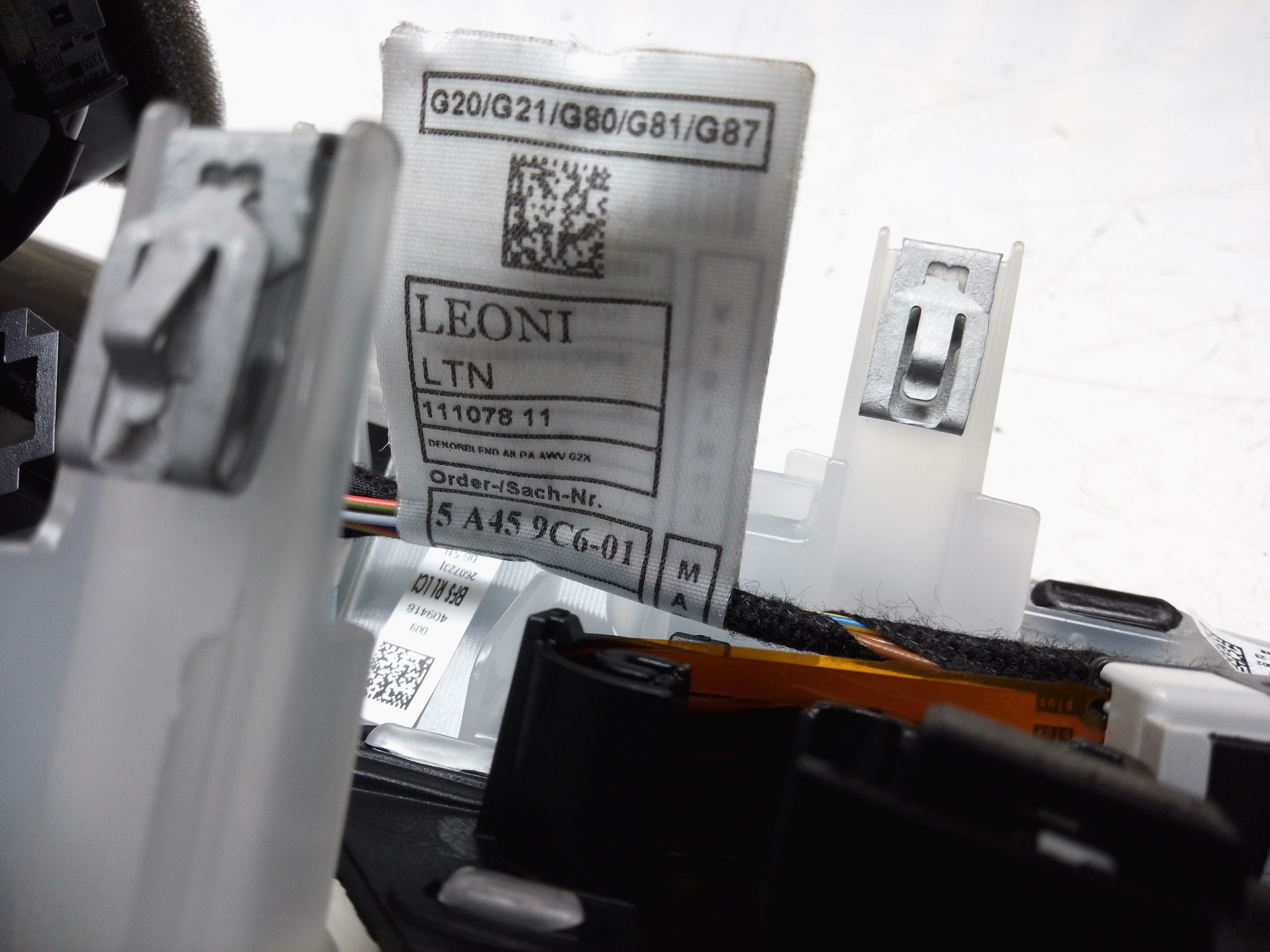 BMW 3 Series G20 G21 2023–2024 Dashboard Glove Box Trim (9P962571809)