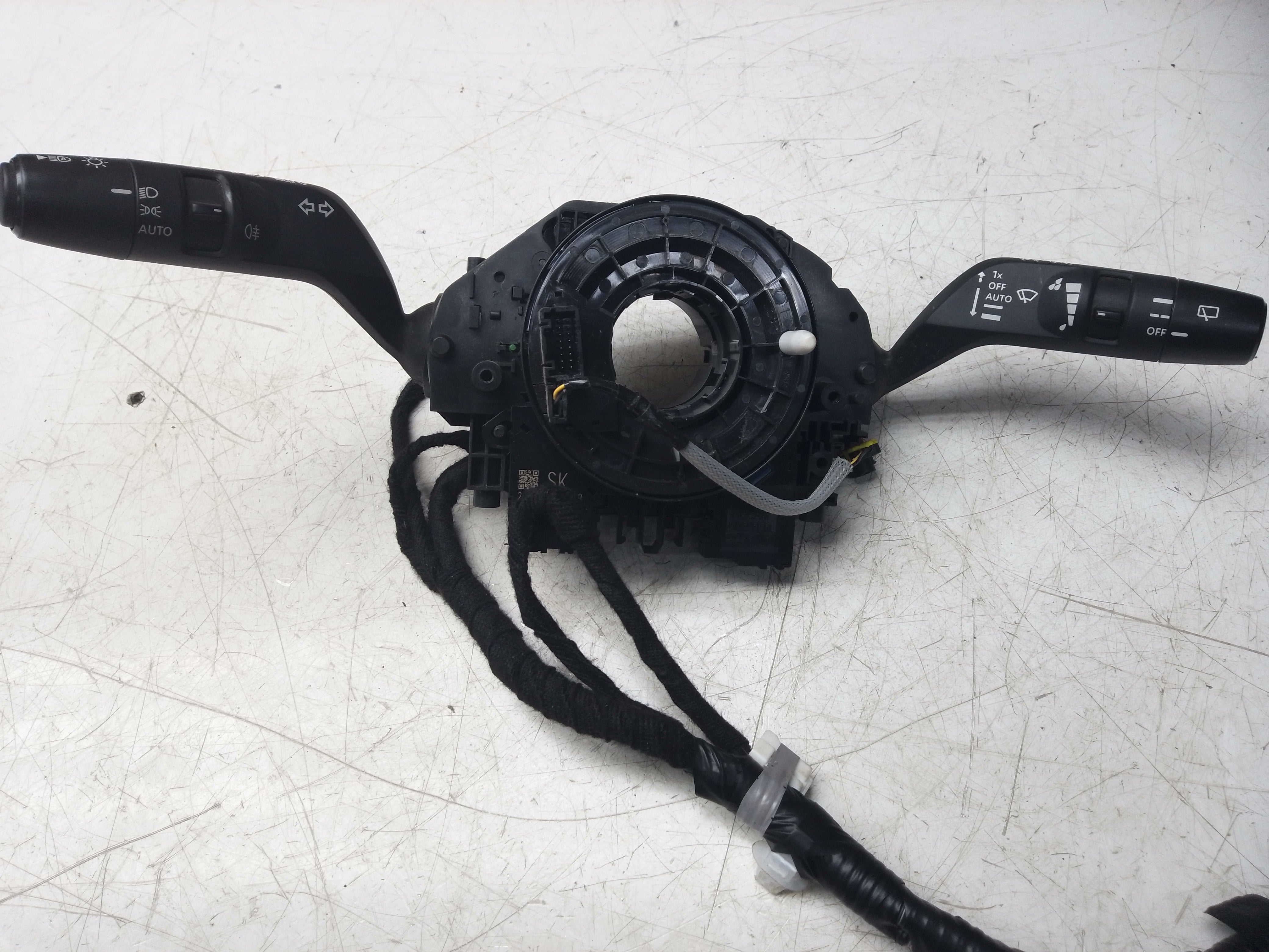 Nissan Qashqai J12 2021–2024 Windscreen Wiper Stalks with Squib (255546UA0B)