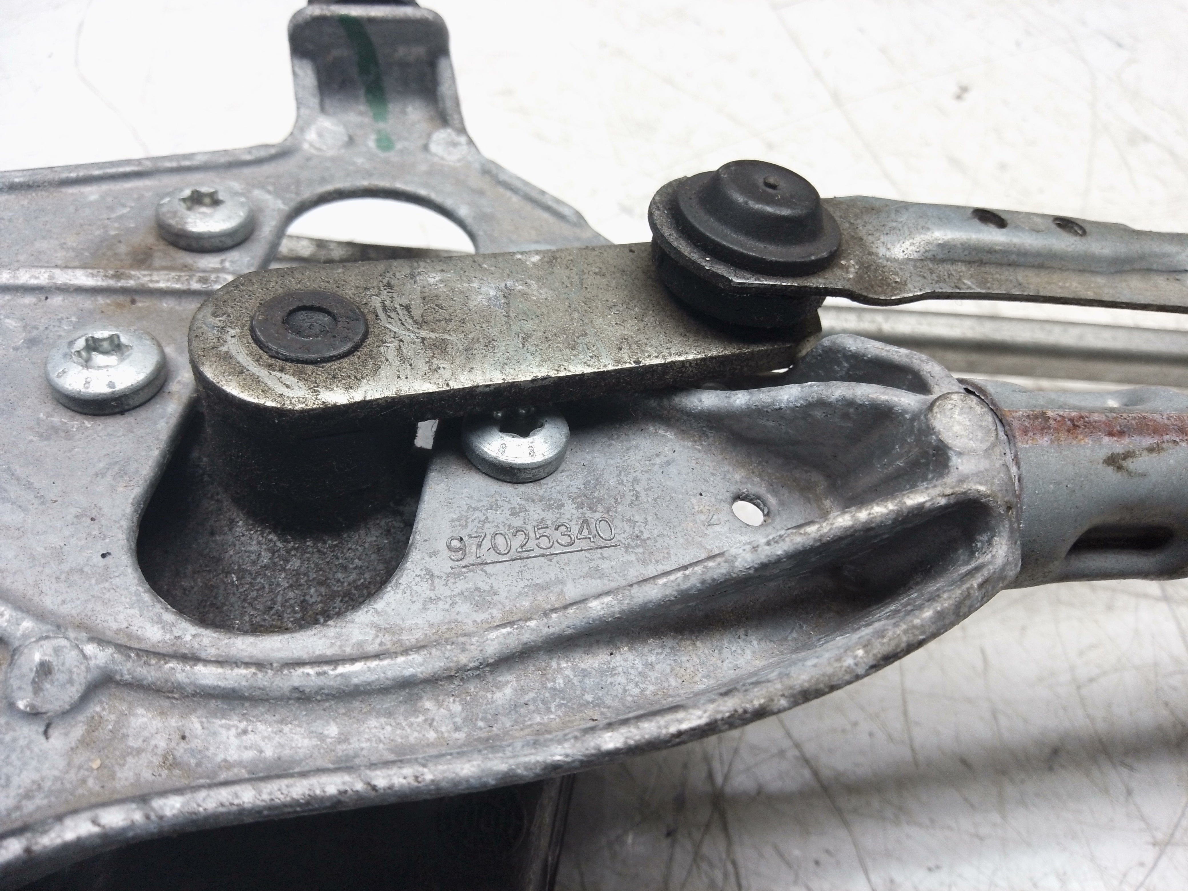 Ford Focus MK4 2018–2024 Front Wiper Motor with Linkage (JX7B-17504-BB)