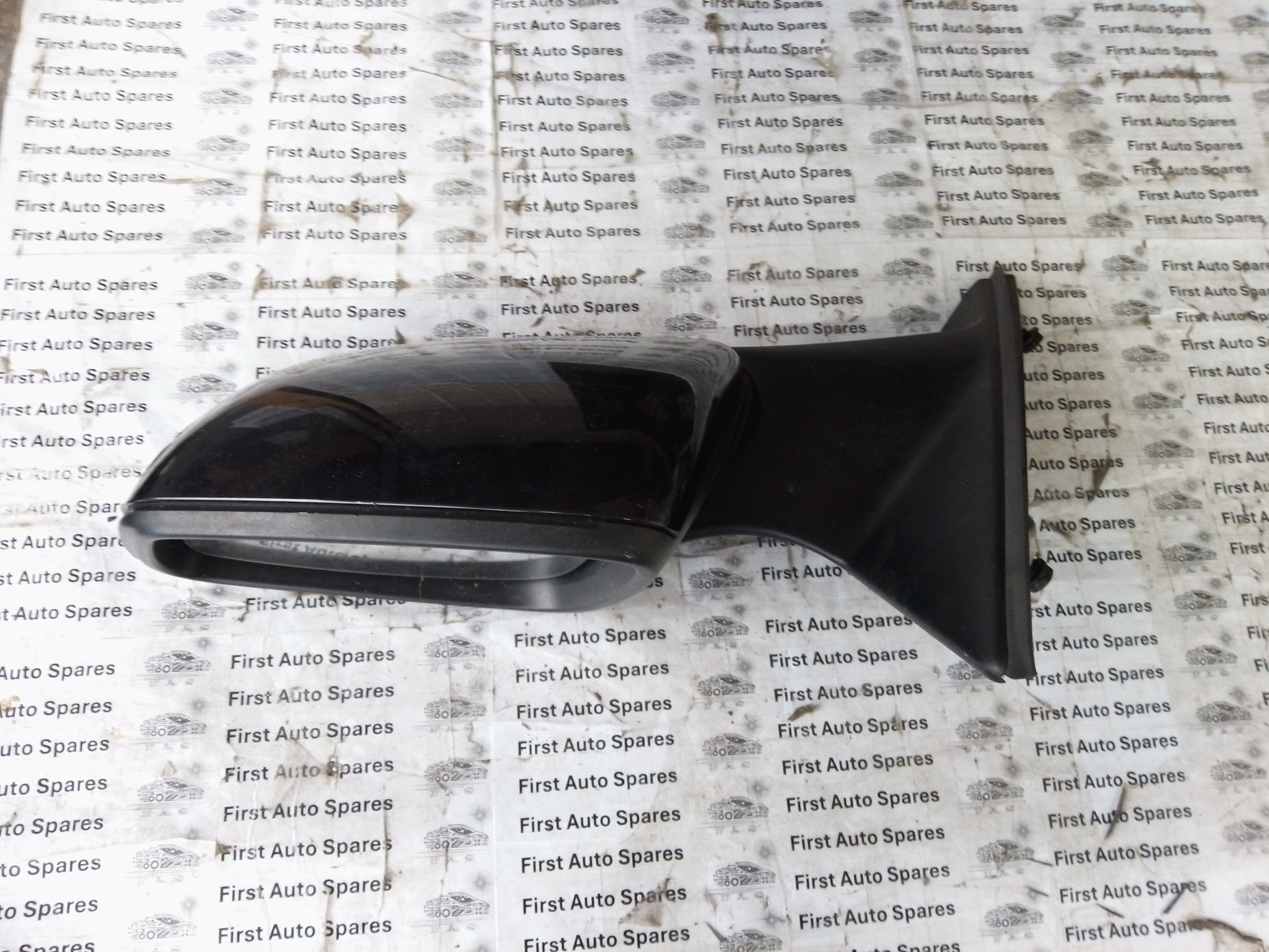 BMW 1 Series F40 Passenger Left N/S Wing Mirror 6-Pin Plug (F0192107)