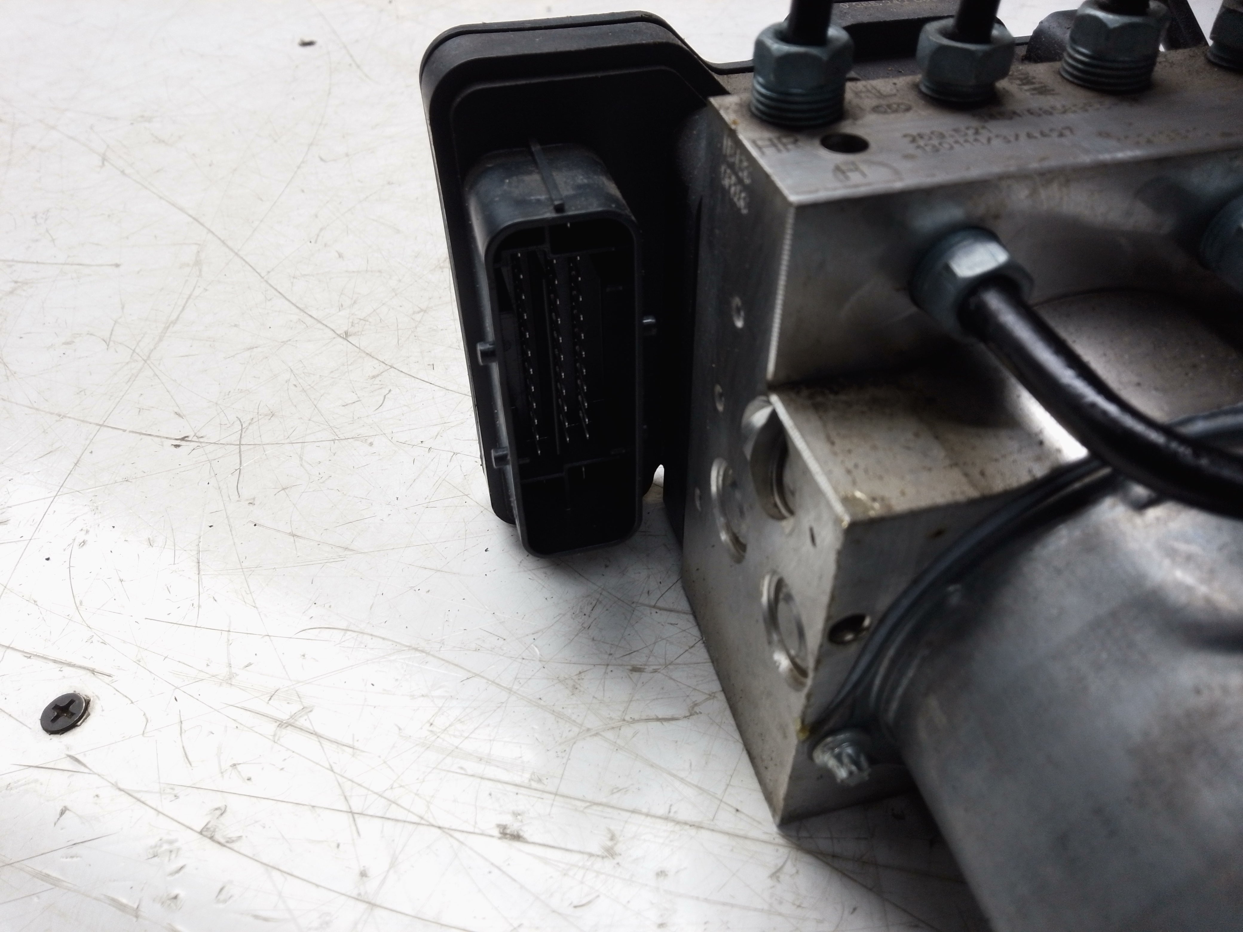 BMW 5 Series F10 F11 ABS Pump with Control Module (6853400) (6858955)