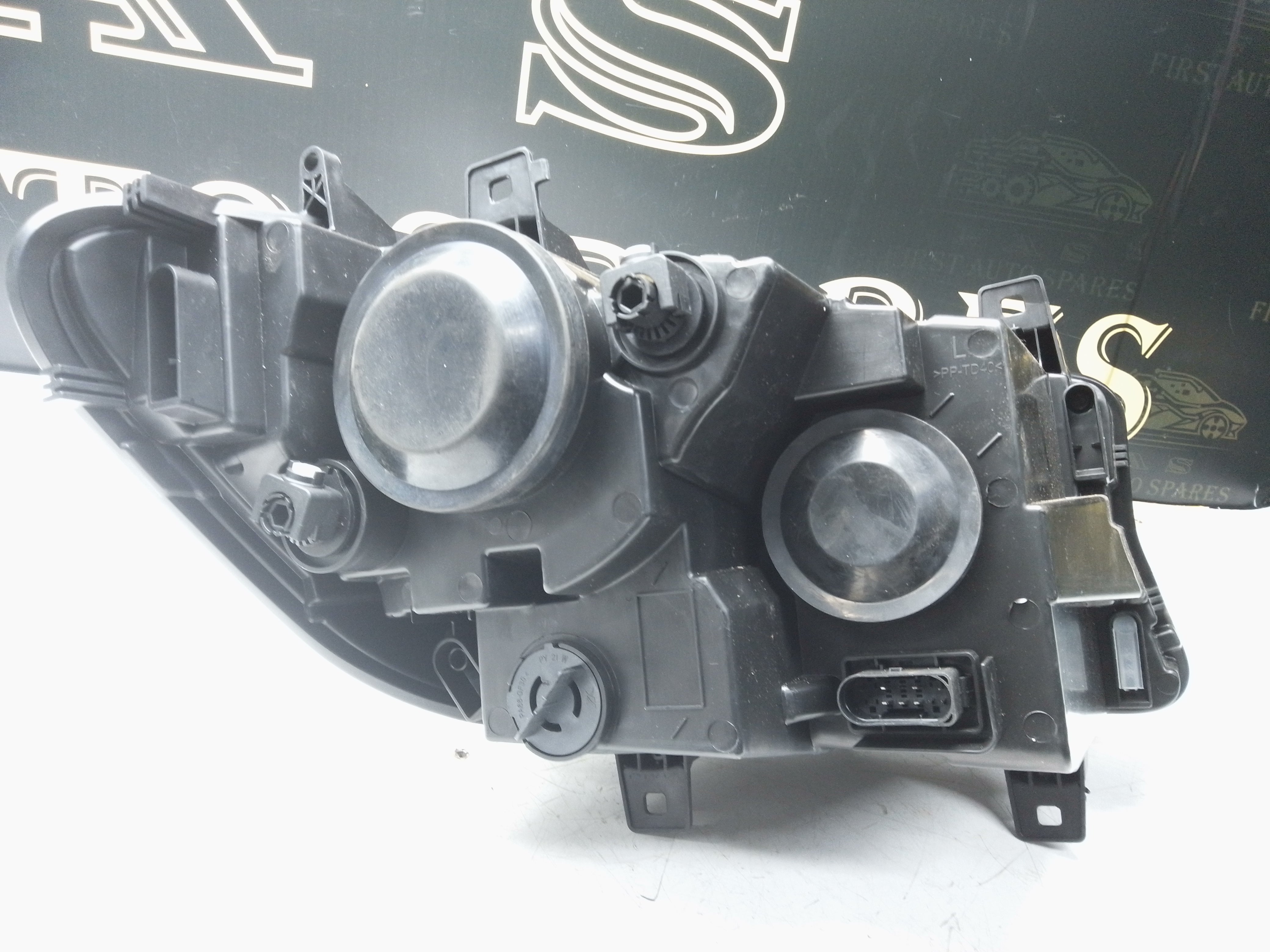 Mercedes Sprinter 2018–2024 Left Headlight