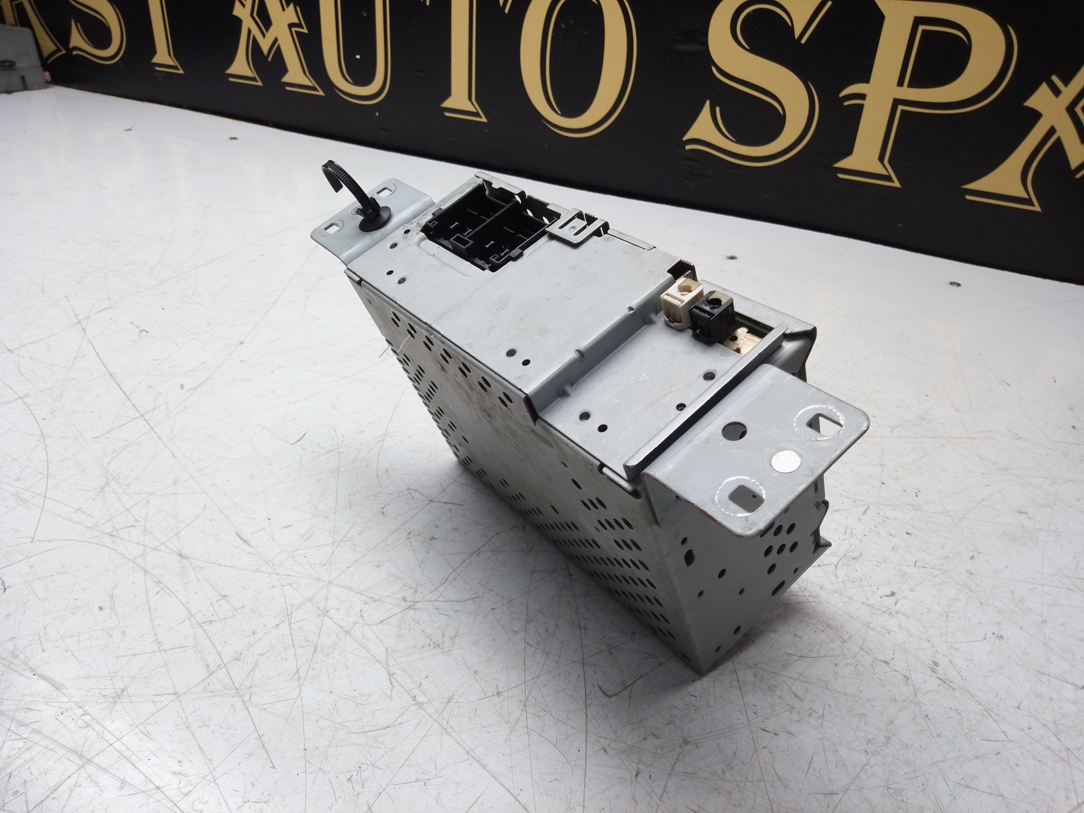 Ford Focus 2020–2024 Stereo Radio CD Player (MX6T-18K810-LA)