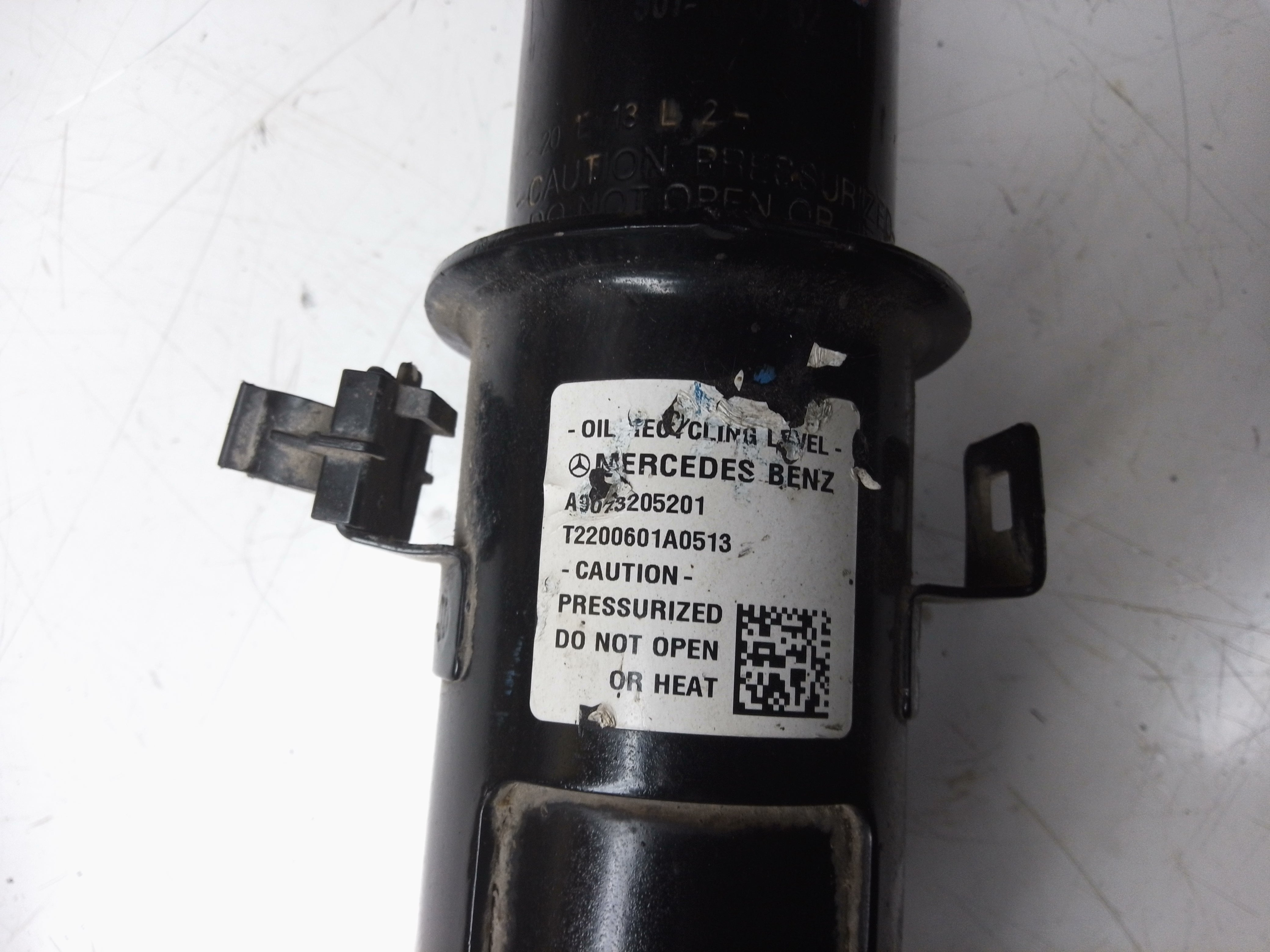 Mercedes Sprinter Front Shock Absorber Suspension (A9073205201)