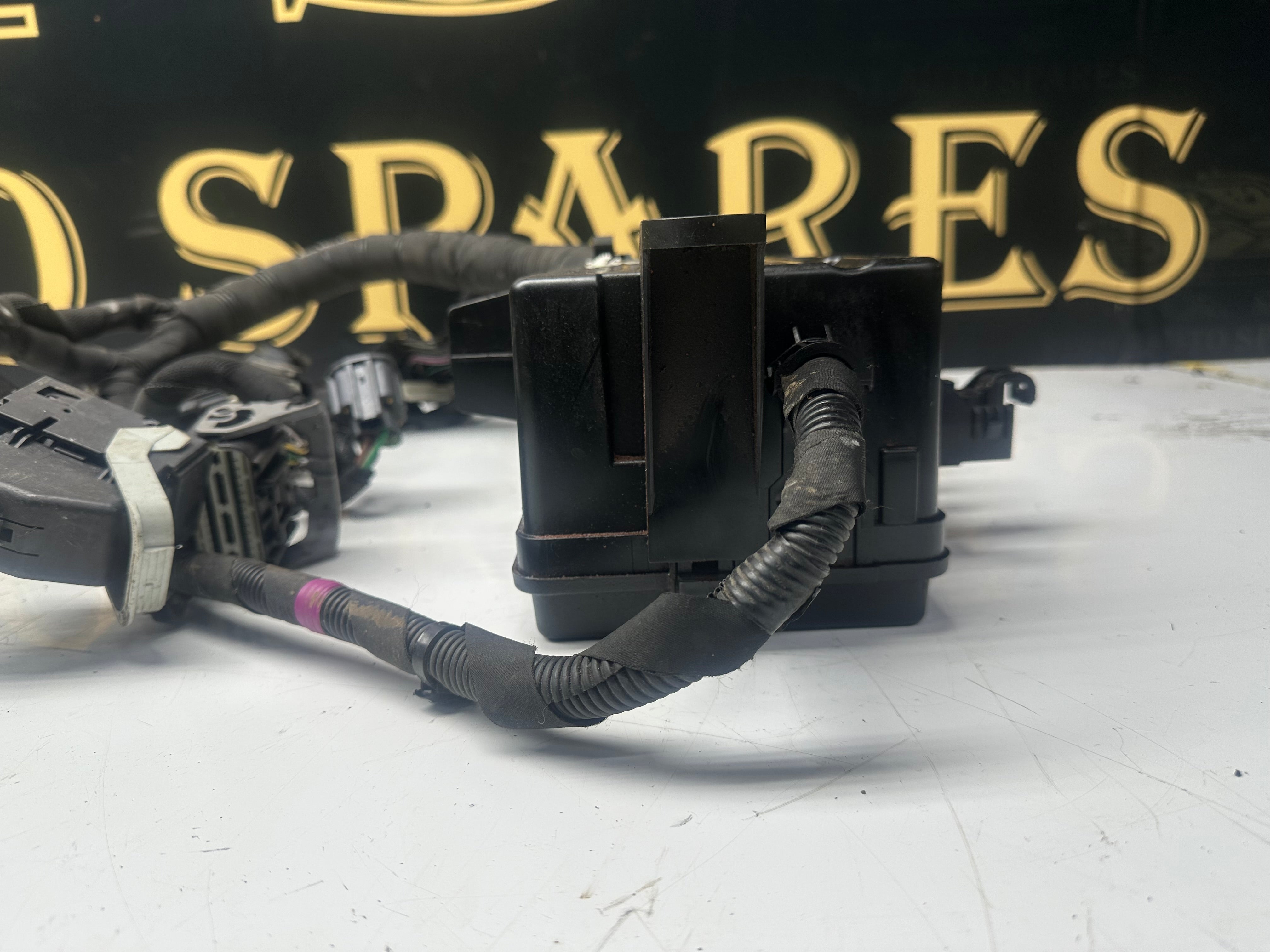 Ford Transit Custom MK8 2018–2019 Fuse Relay Box 2.0 Diesel (JK2T-9K499-ECB)