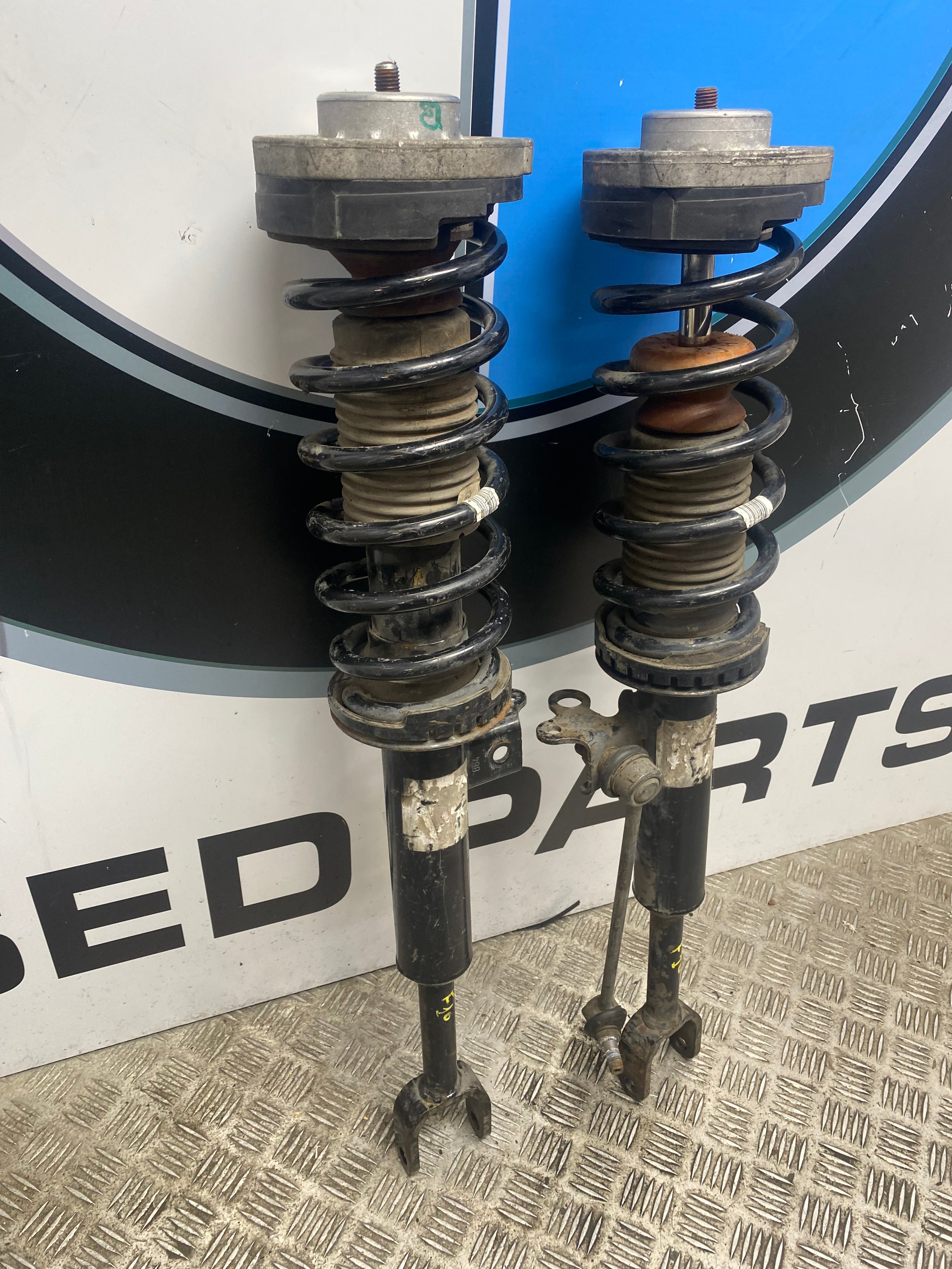 BMW 5 Series F10 Front Left & Right Shock Absorber Strut 2010–2016 (6329501)