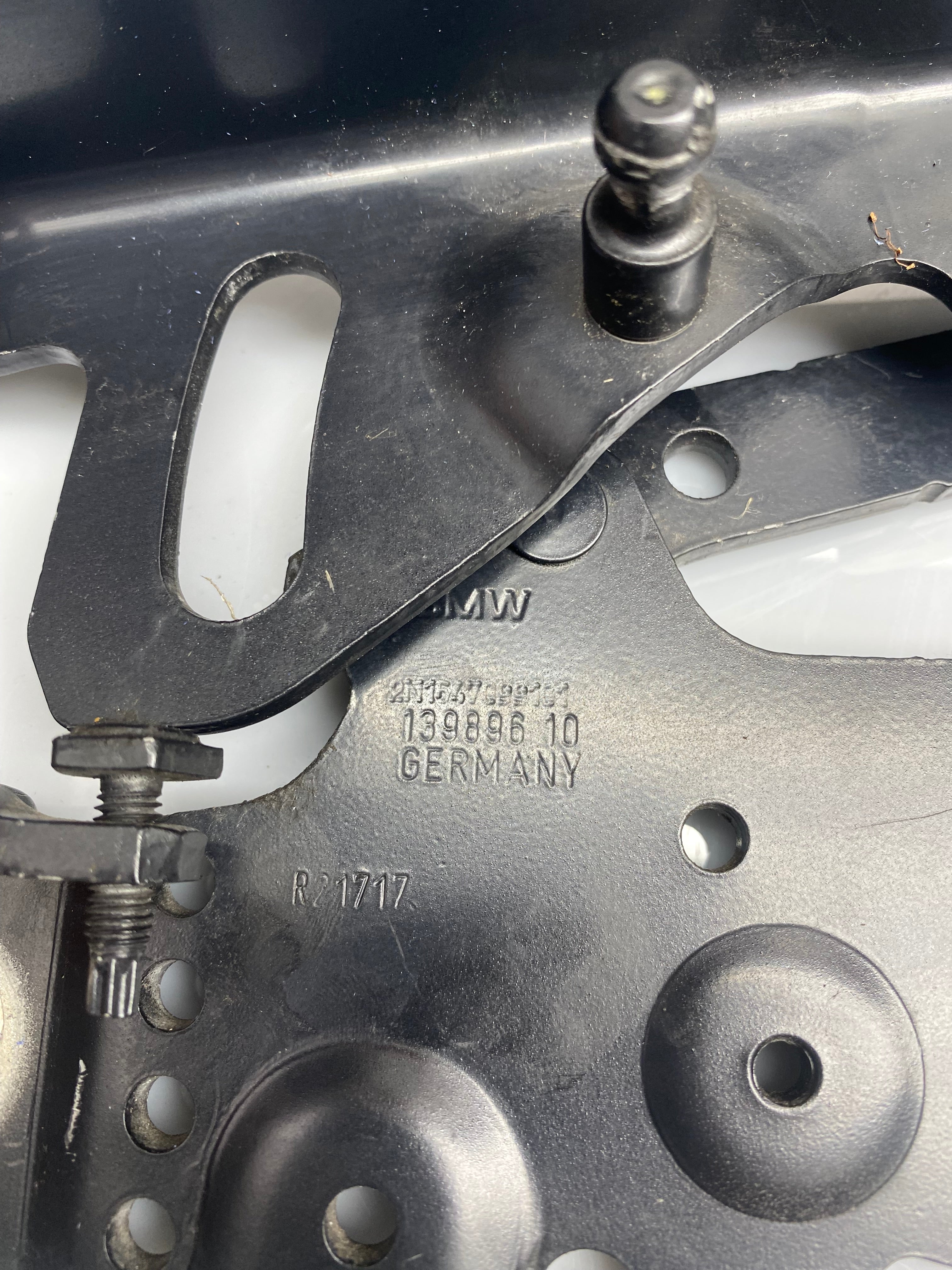 BMW 3 Series Front Right Side Bonnet Hood Hinge (13989610)