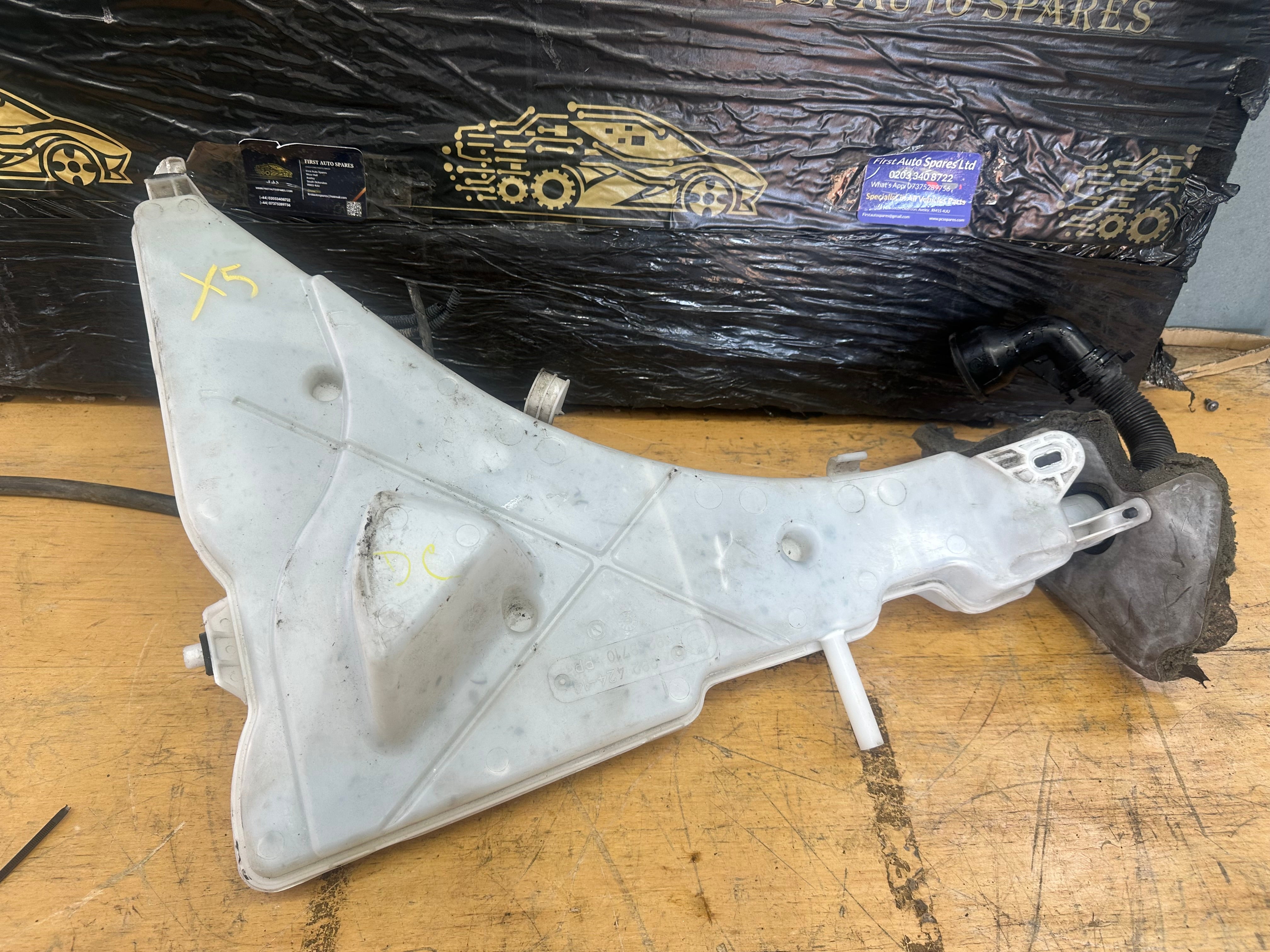 BMW X5 F15 2014–2018 M Sport Windscreen Washer Bottle (7292424) (7292424-14)