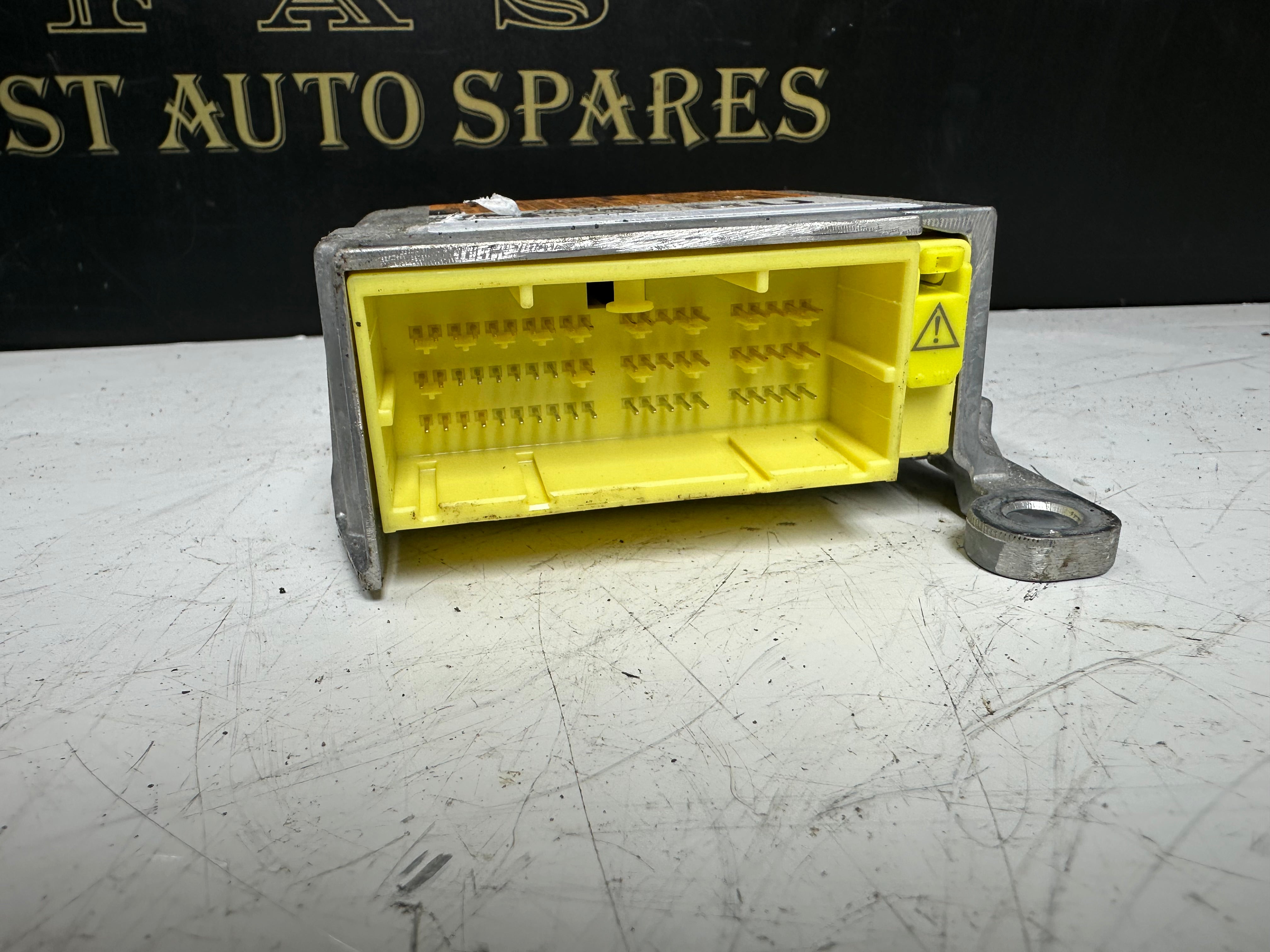 Toyota Yaris RU Airbag Restraint Control Module (231000-6300)